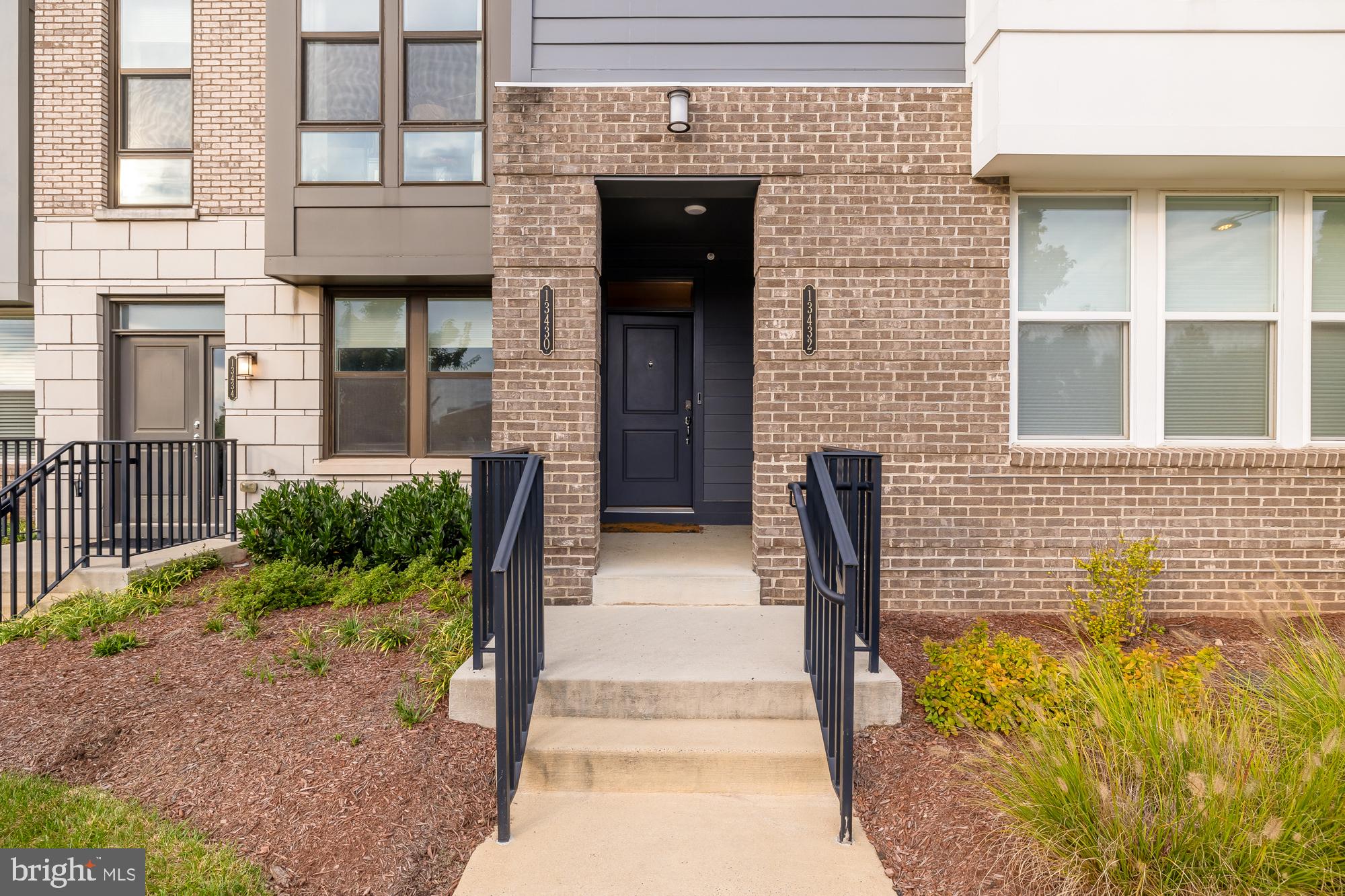 METROPARK AT ARROWBROOK - Residential