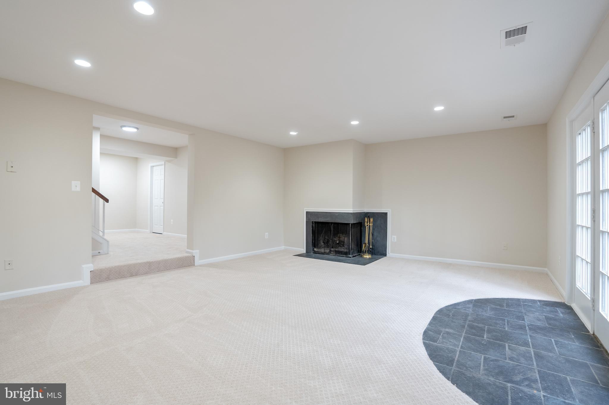 COLONY PARK - Residential