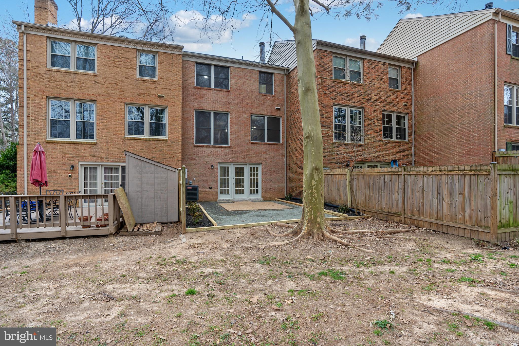 COLONY PARK - Residential