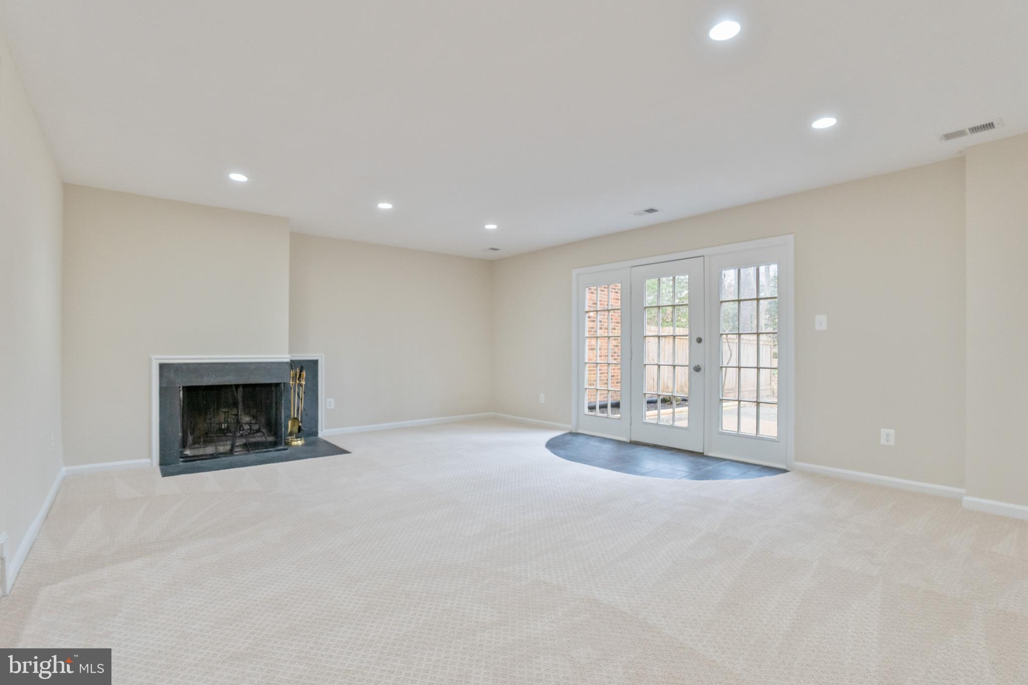 COLONY PARK - Residential