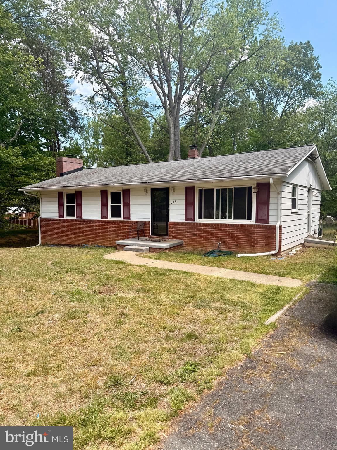 208 PECAN LANE