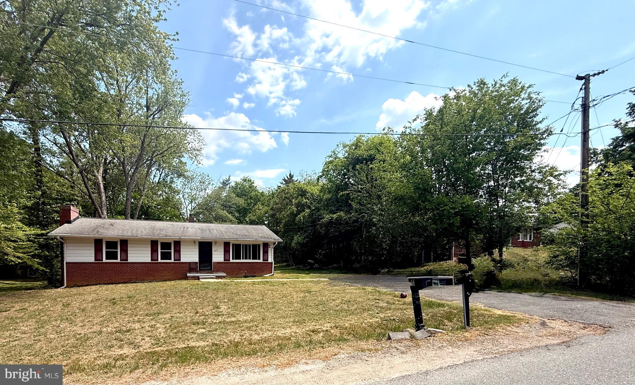 208 PECAN LANE