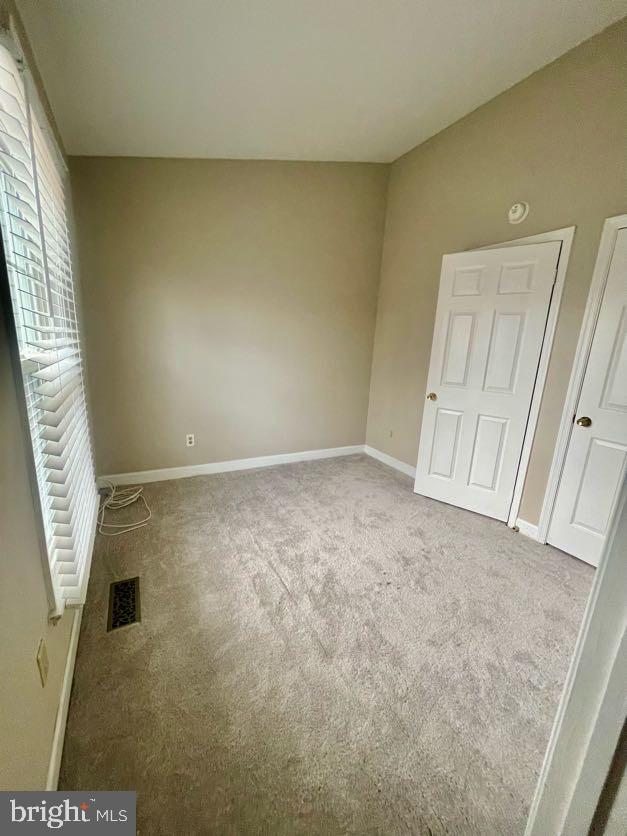 LAUREL LAKES - Residential