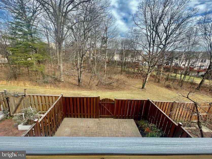 LAUREL LAKES - Residential