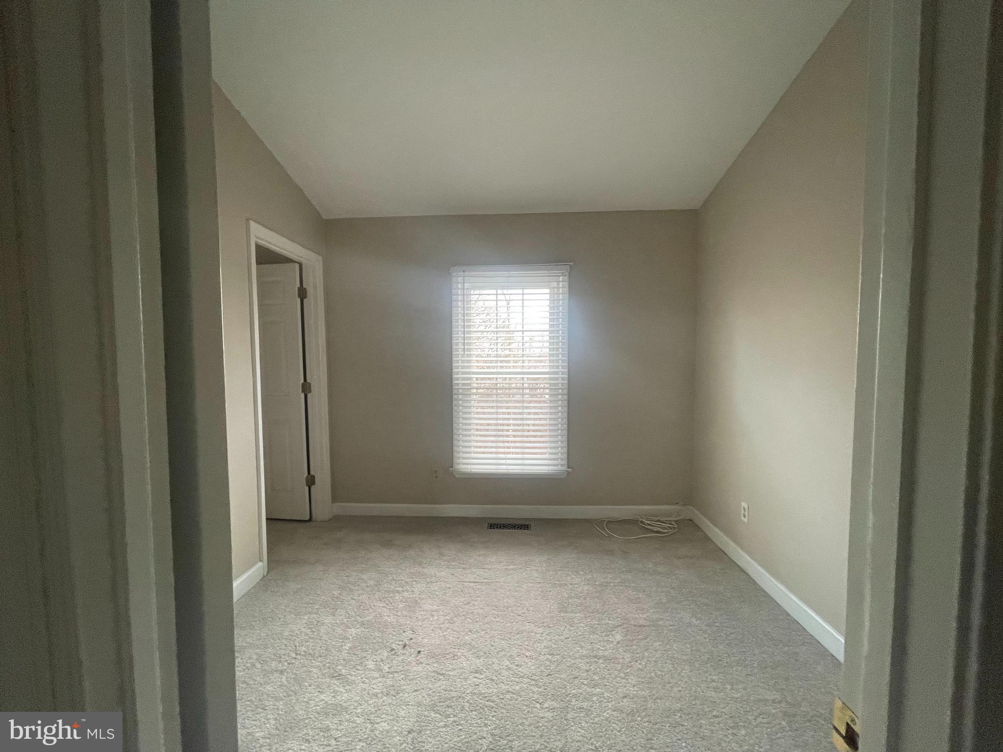 LAUREL LAKES - Residential