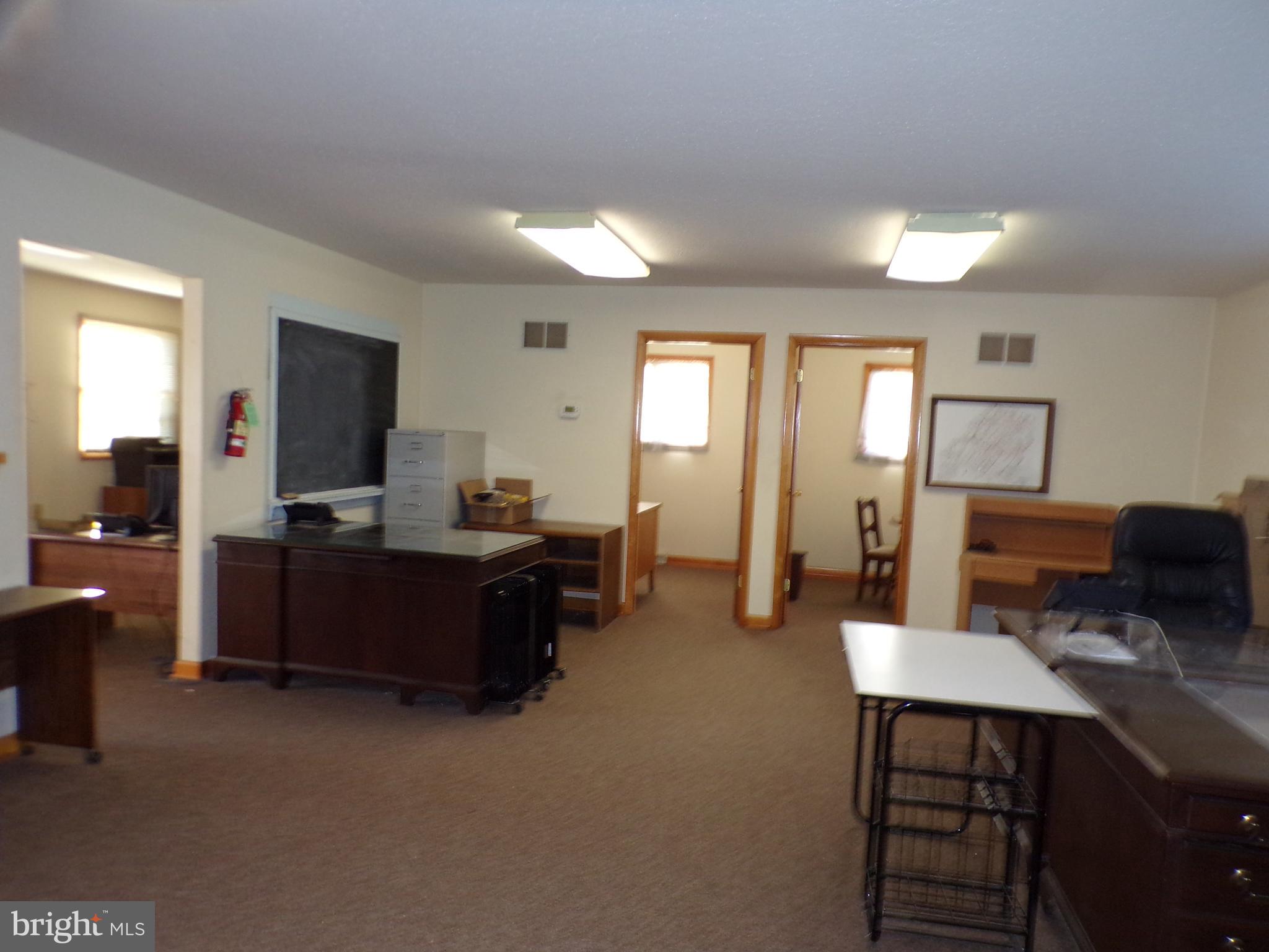 604 W INDUSTRIAL BOULEVARD