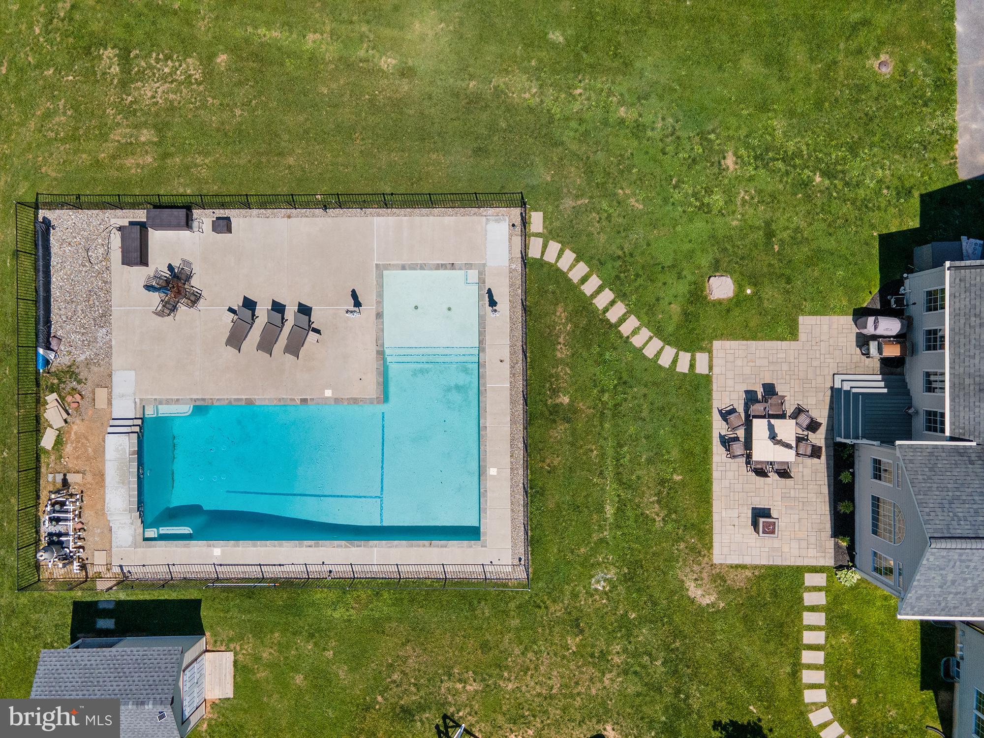 VILLAGE GREEN ESTATES - Residential