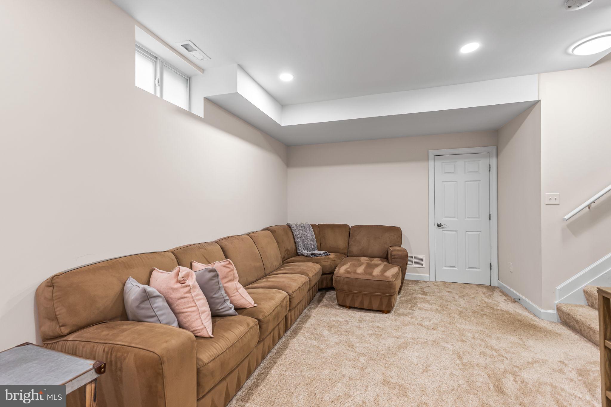 VILLAGE GREEN ESTATES - Residential