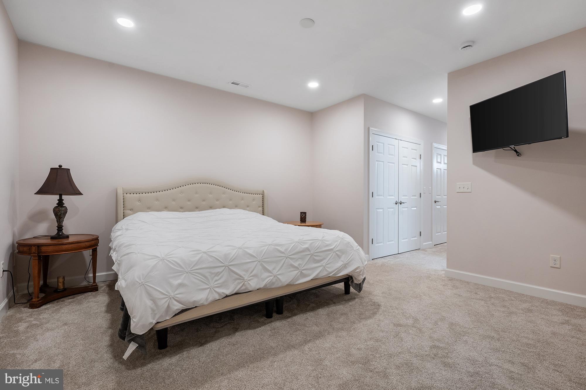 VILLAGE GREEN ESTATES - Residential