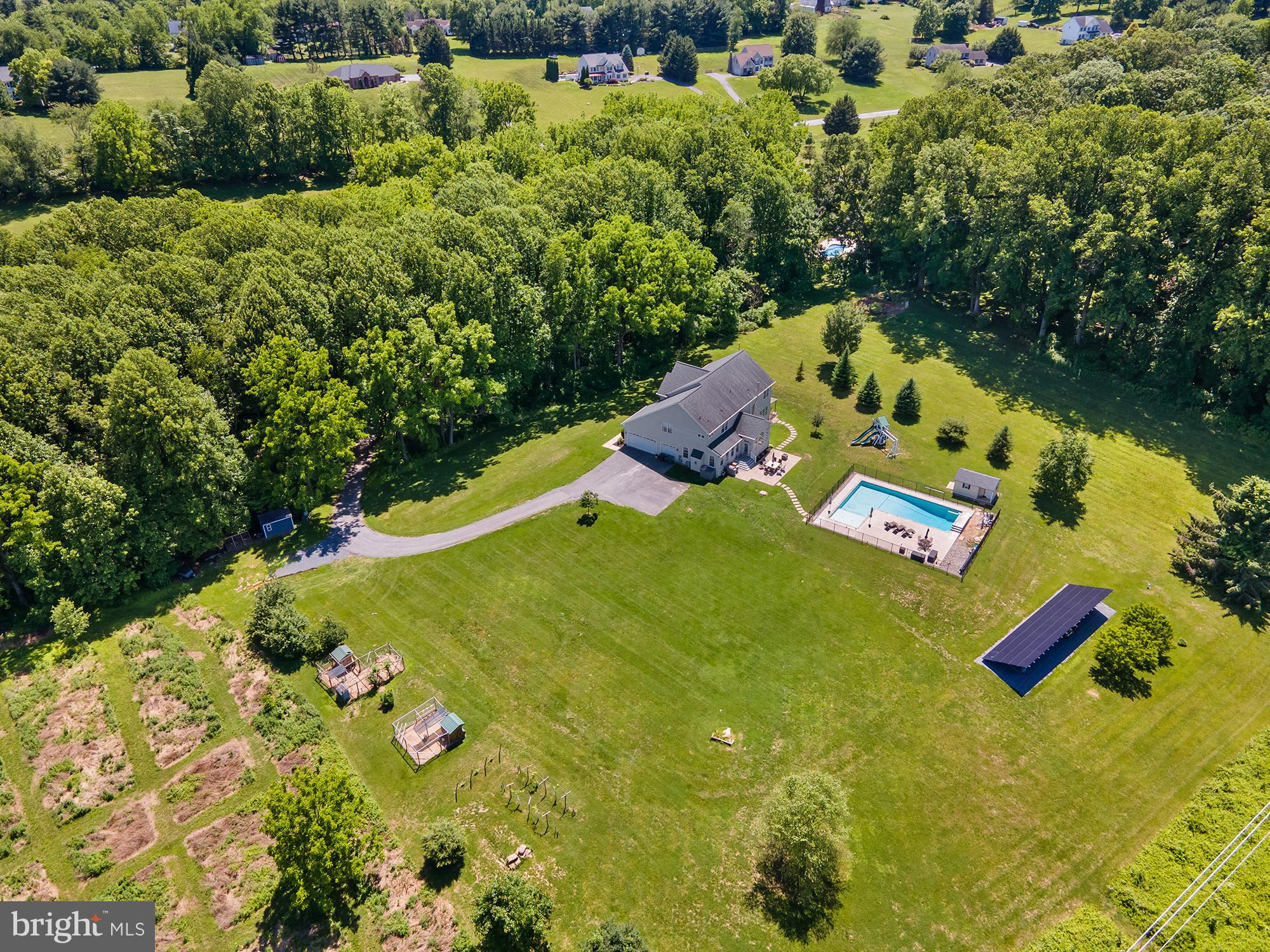 VILLAGE GREEN ESTATES - Residential