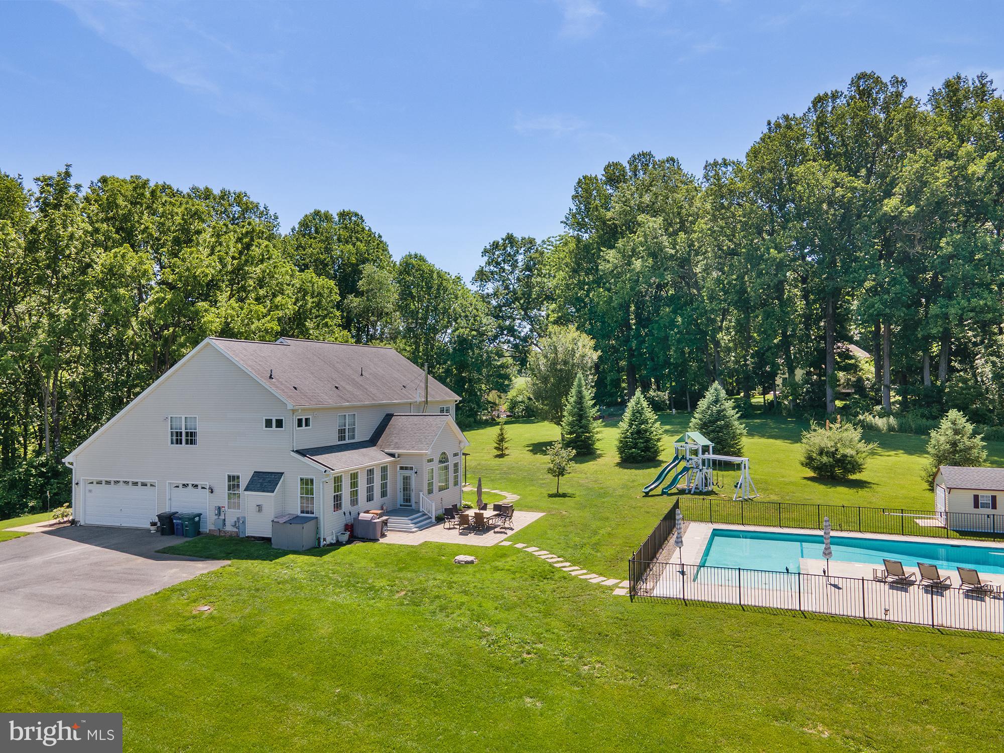 VILLAGE GREEN ESTATES - Residential