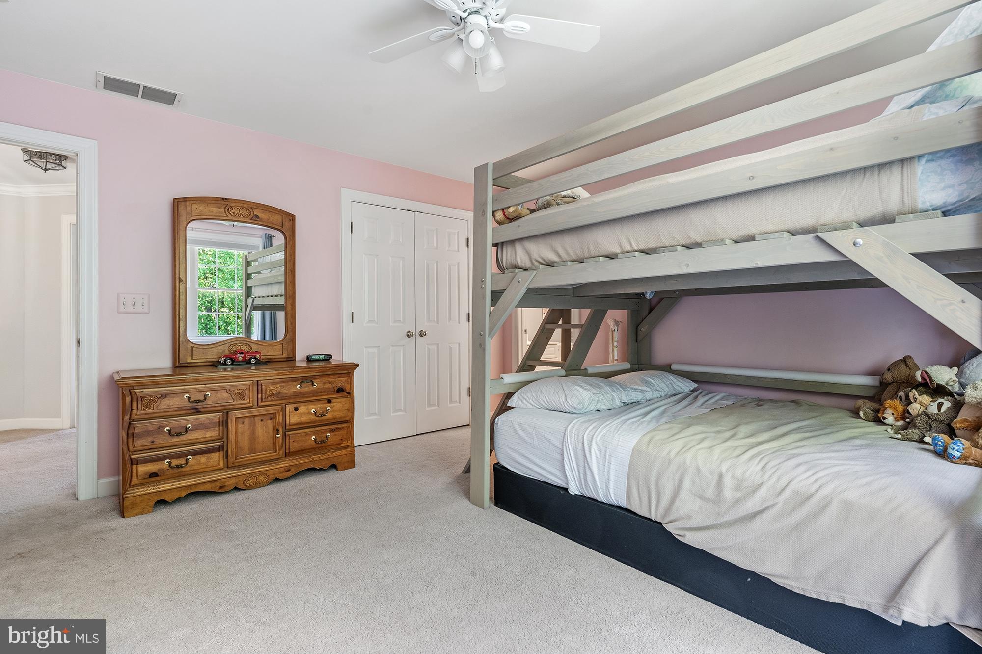 VILLAGE GREEN ESTATES - Residential