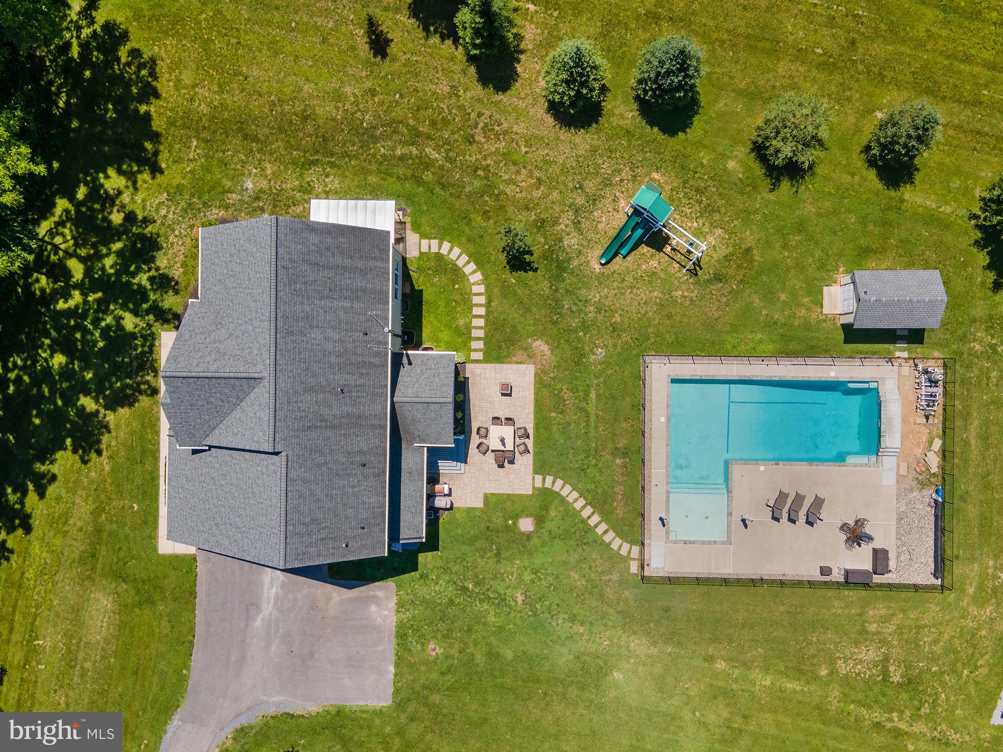 VILLAGE GREEN ESTATES - Residential