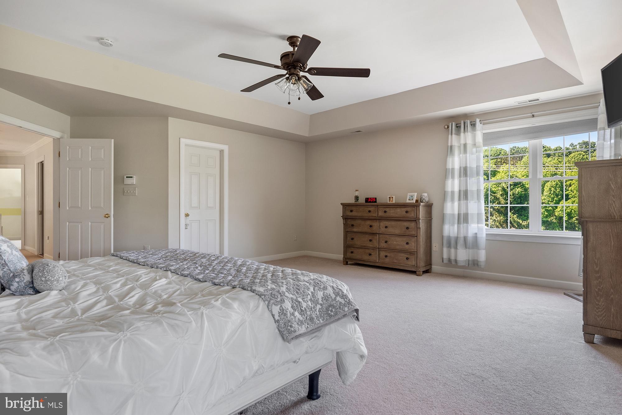 VILLAGE GREEN ESTATES - Residential