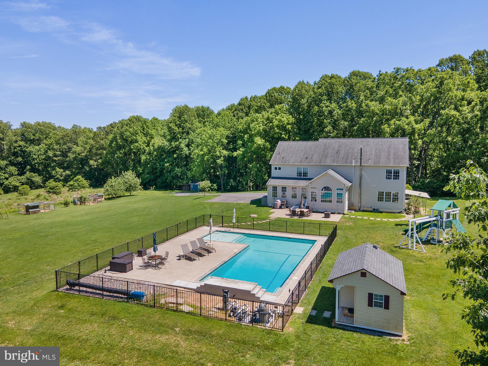VILLAGE GREEN ESTATES - Residential