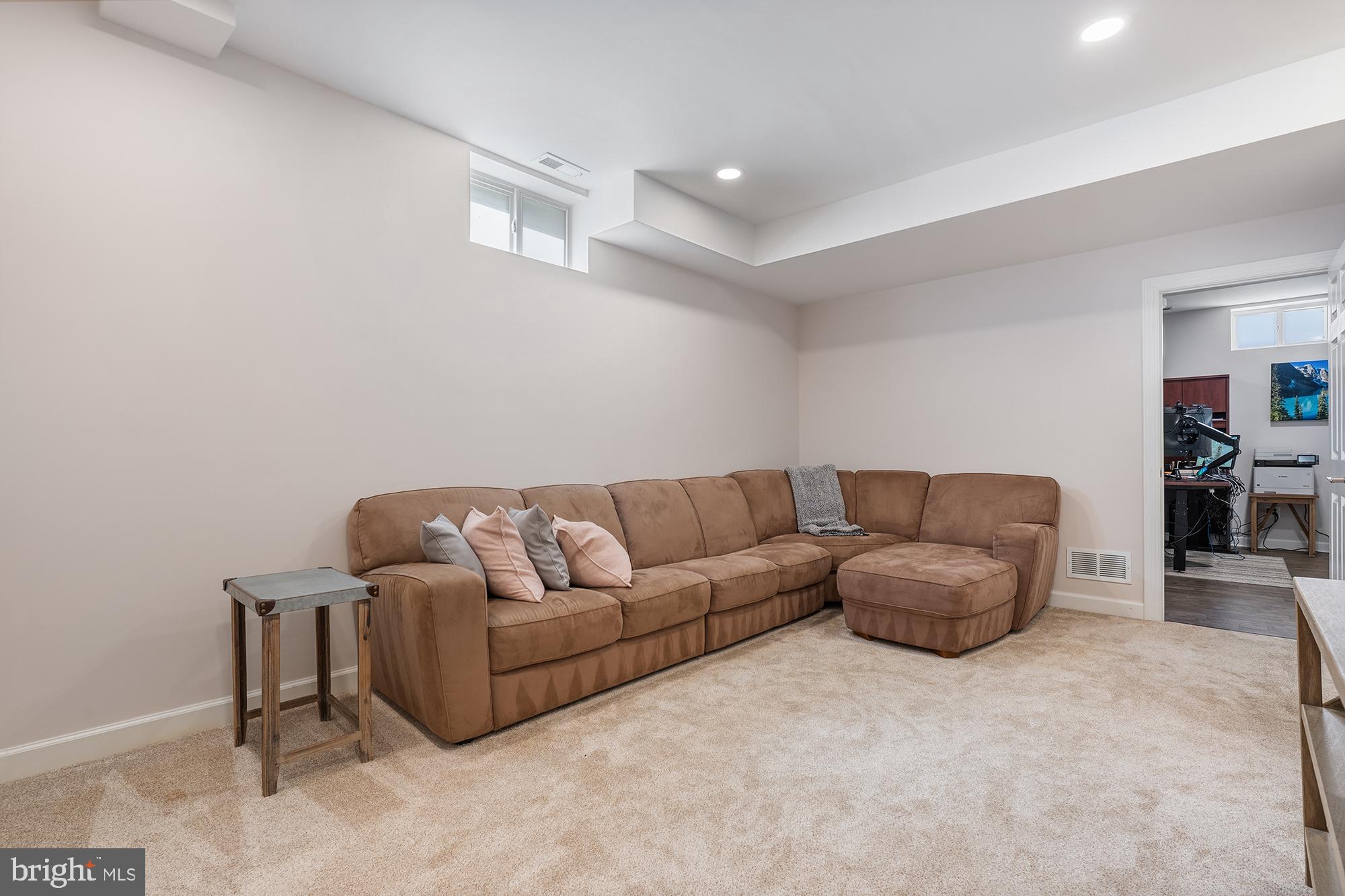 VILLAGE GREEN ESTATES - Residential