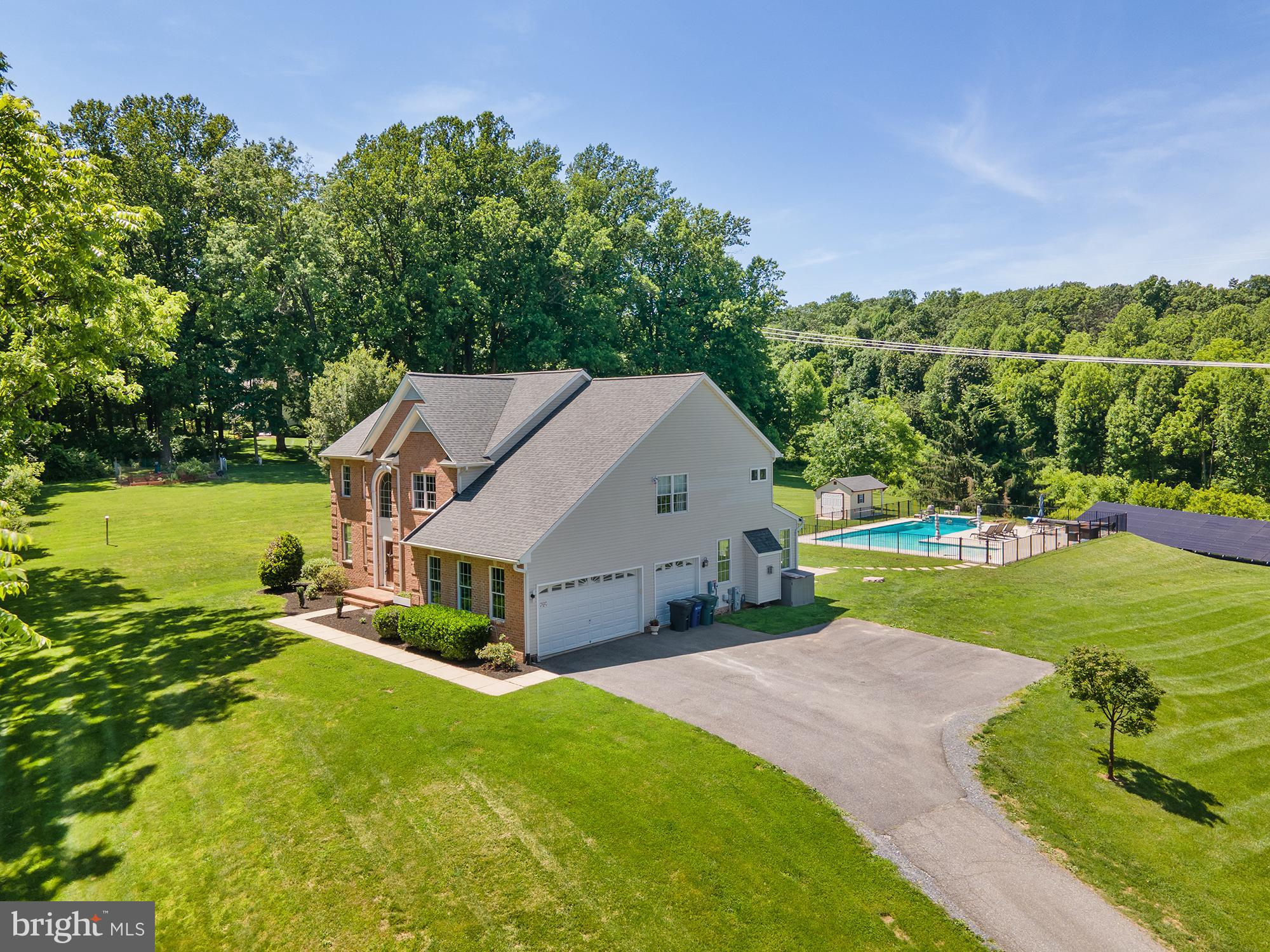 VILLAGE GREEN ESTATES - Residential