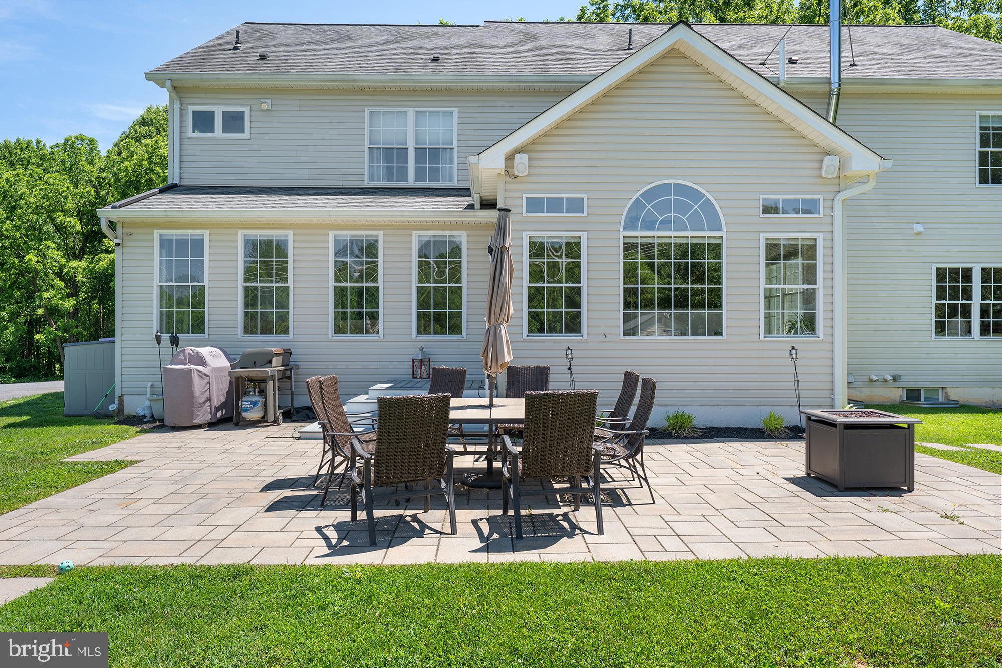 VILLAGE GREEN ESTATES - Residential