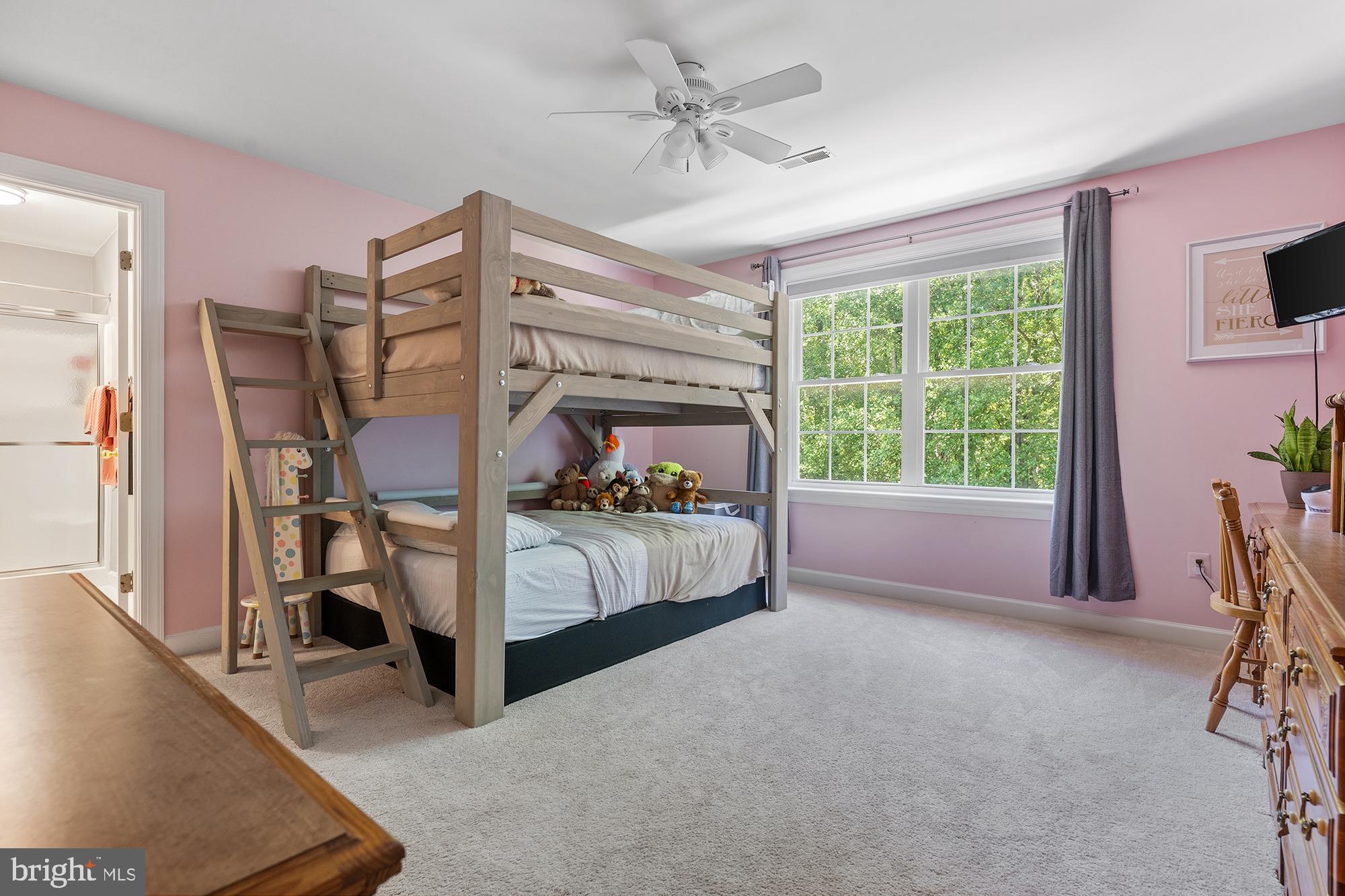 VILLAGE GREEN ESTATES - Residential