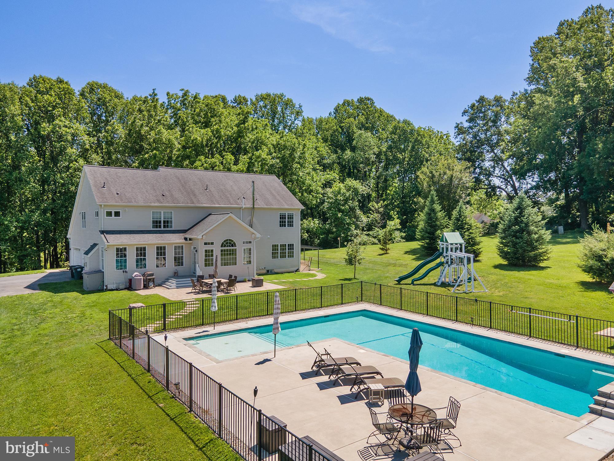 VILLAGE GREEN ESTATES - Residential