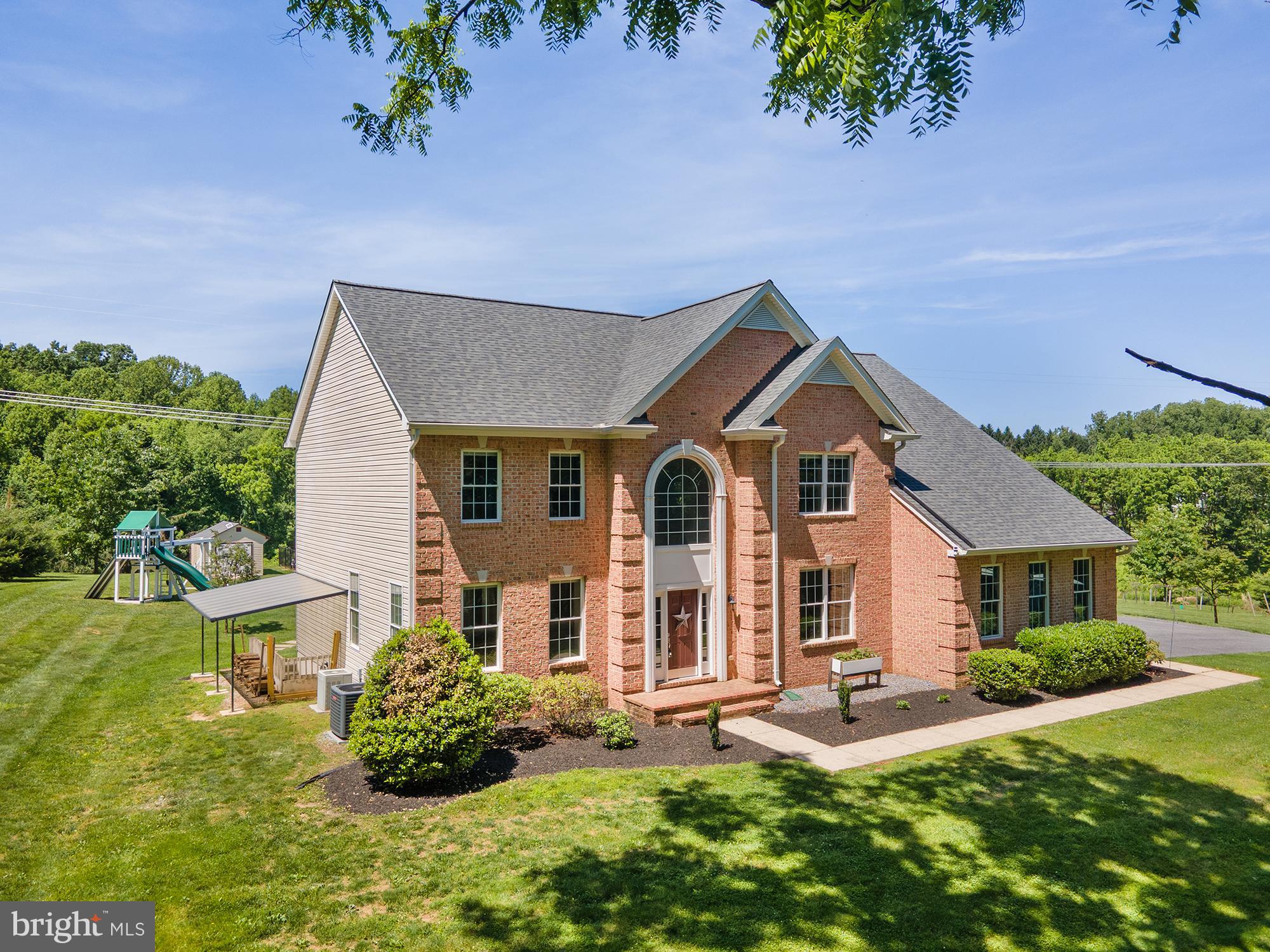 VILLAGE GREEN ESTATES - Residential