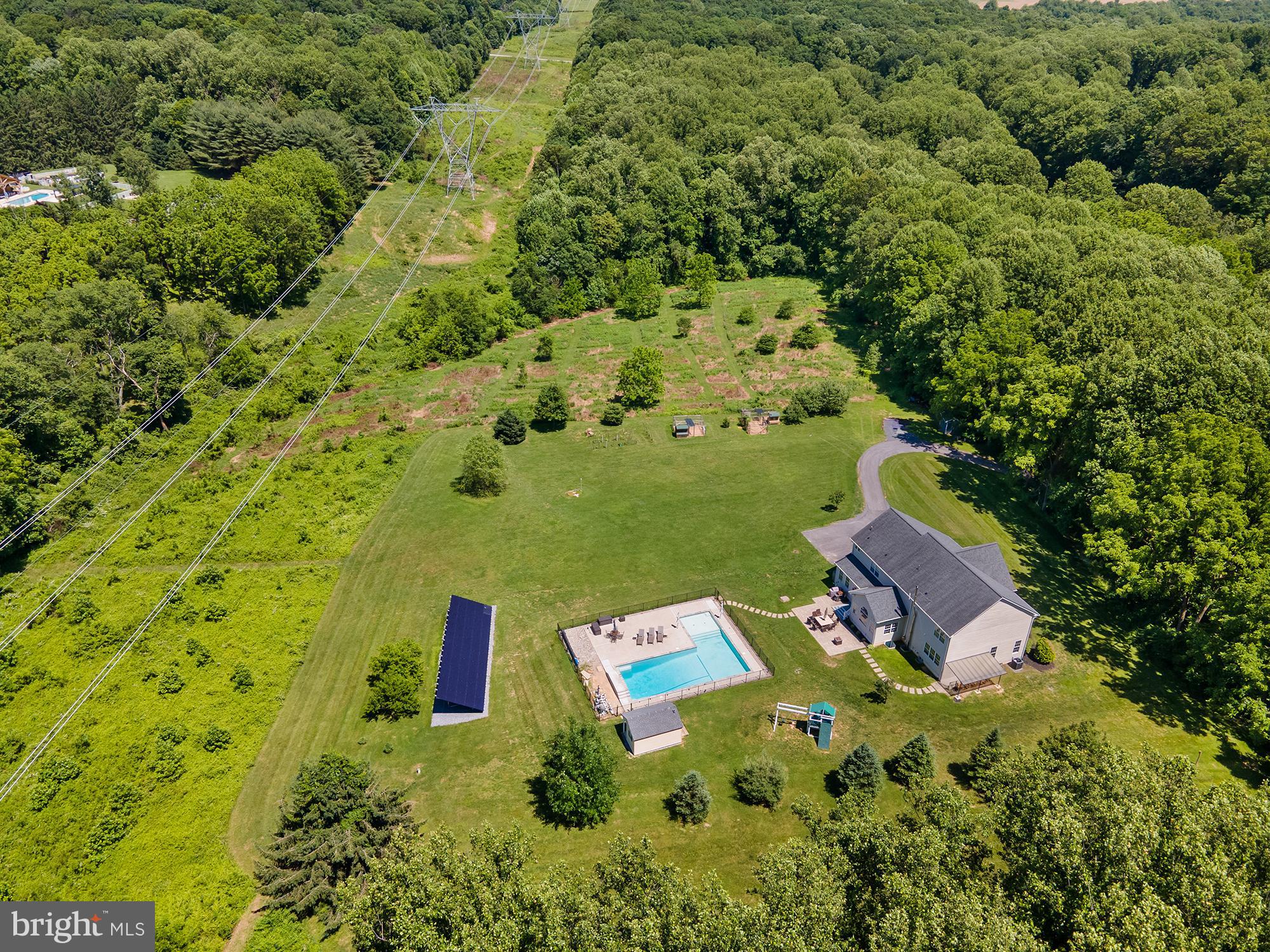 VILLAGE GREEN ESTATES - Residential