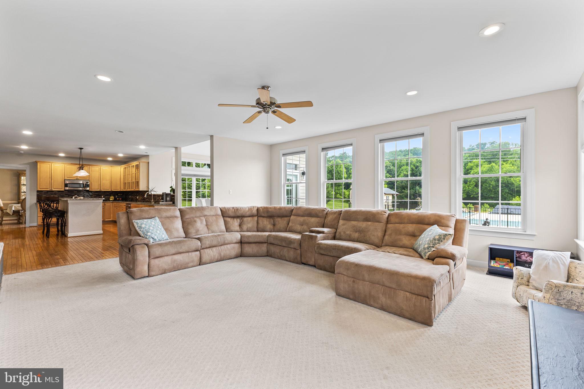VILLAGE GREEN ESTATES - Residential