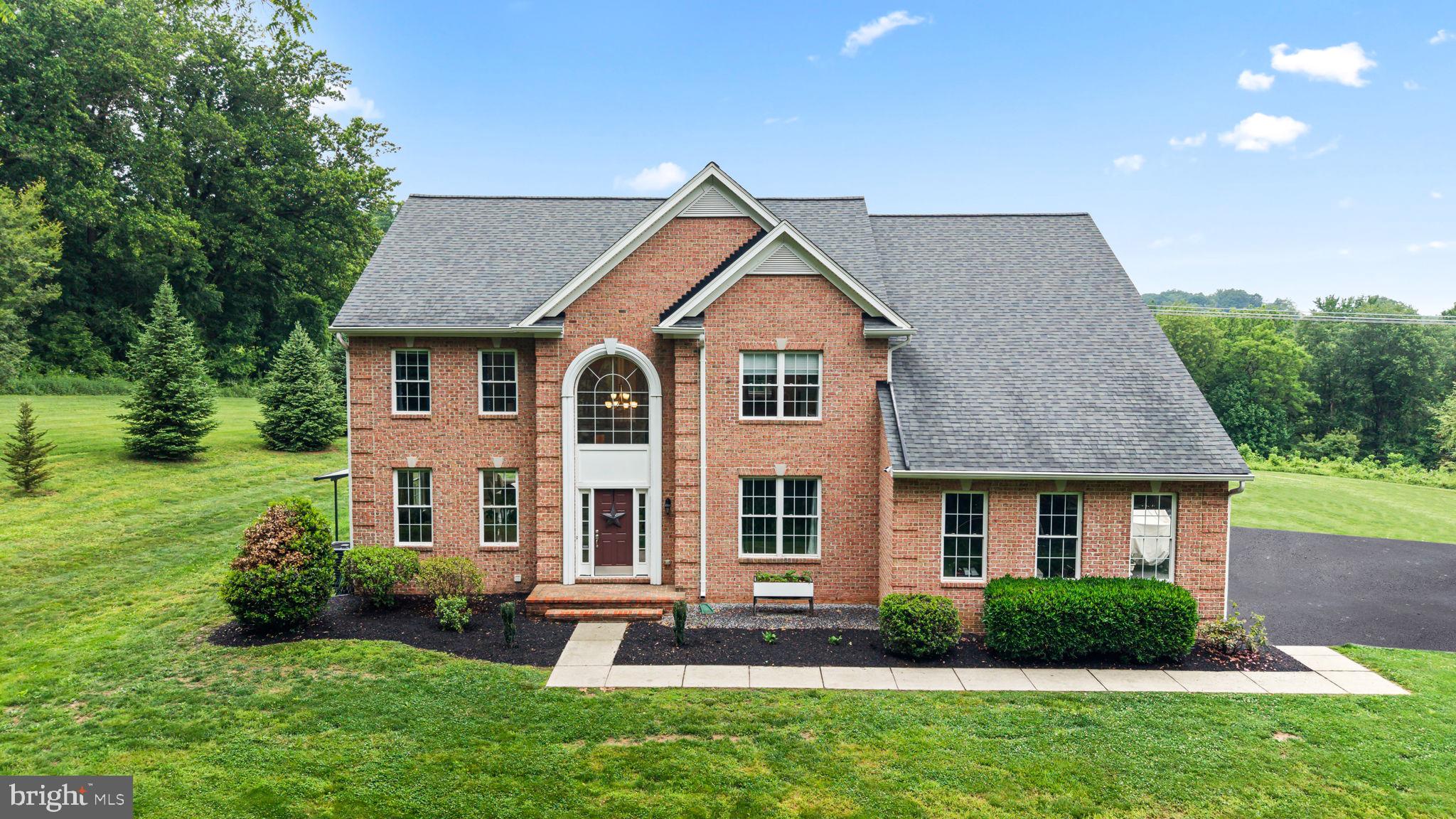 VILLAGE GREEN ESTATES - Residential