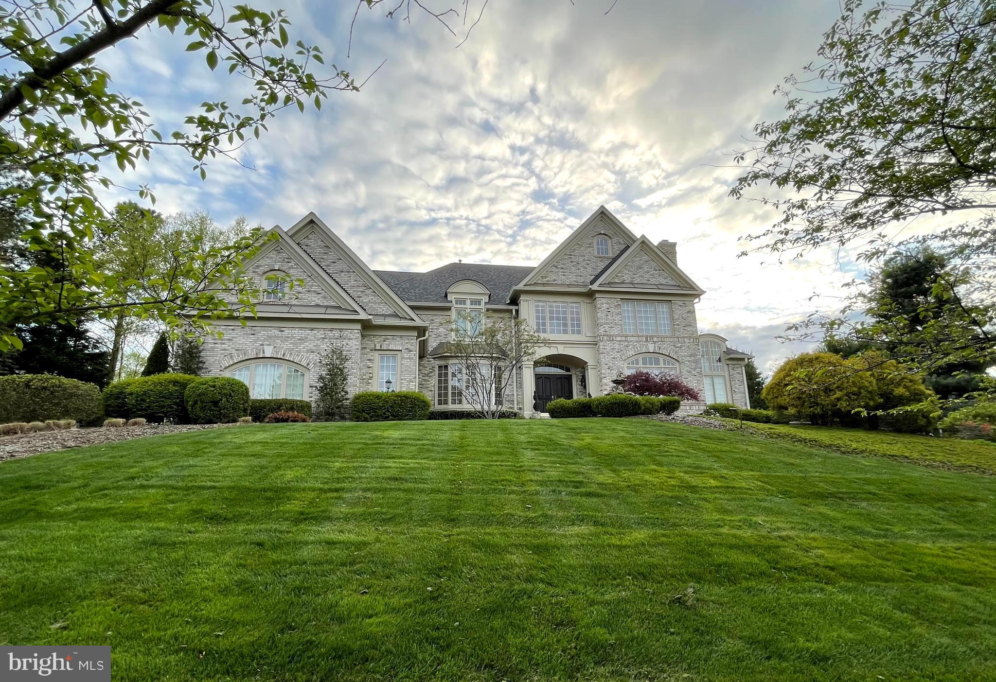 1156 FIELDVIEW DRIVE