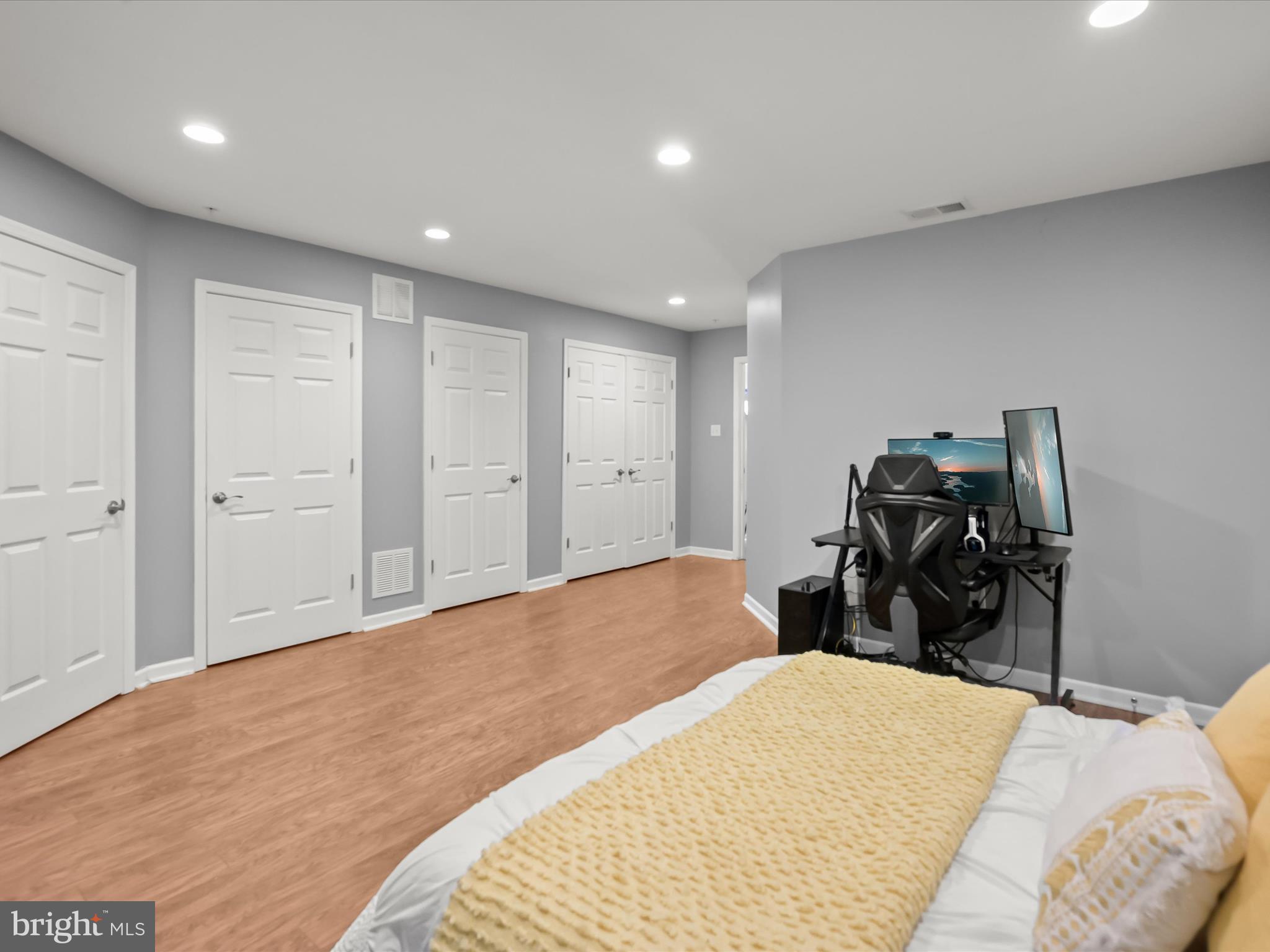 TWIN ARCH CROSSING - Residential