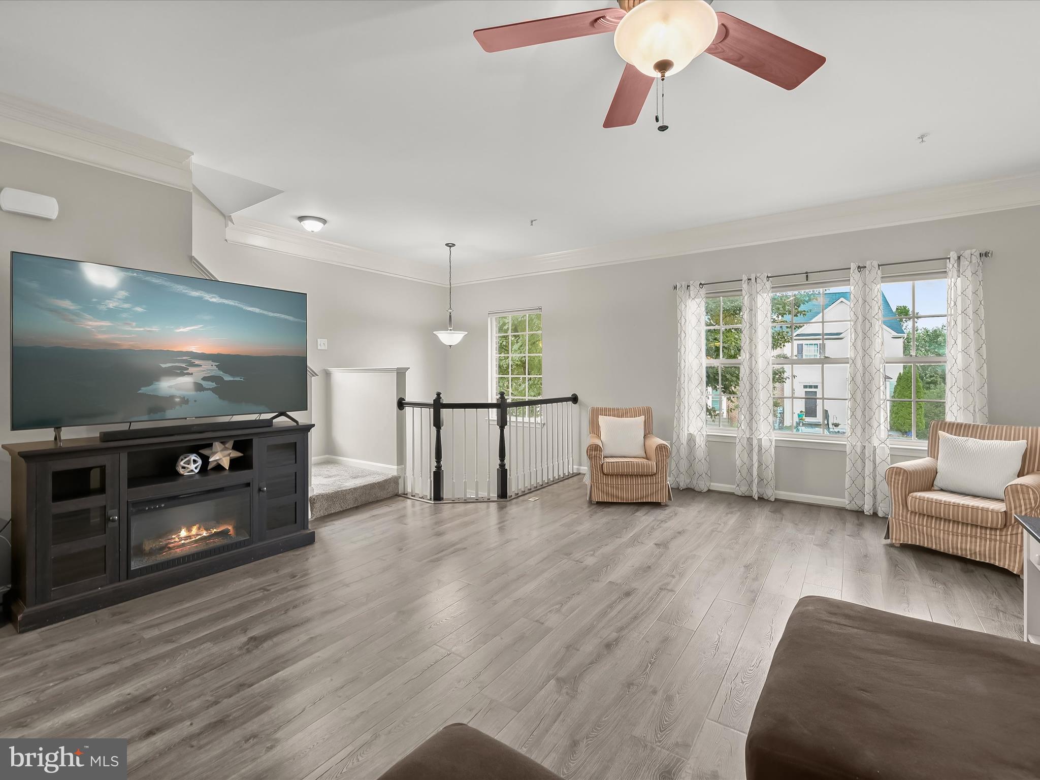 TWIN ARCH CROSSING - Residential