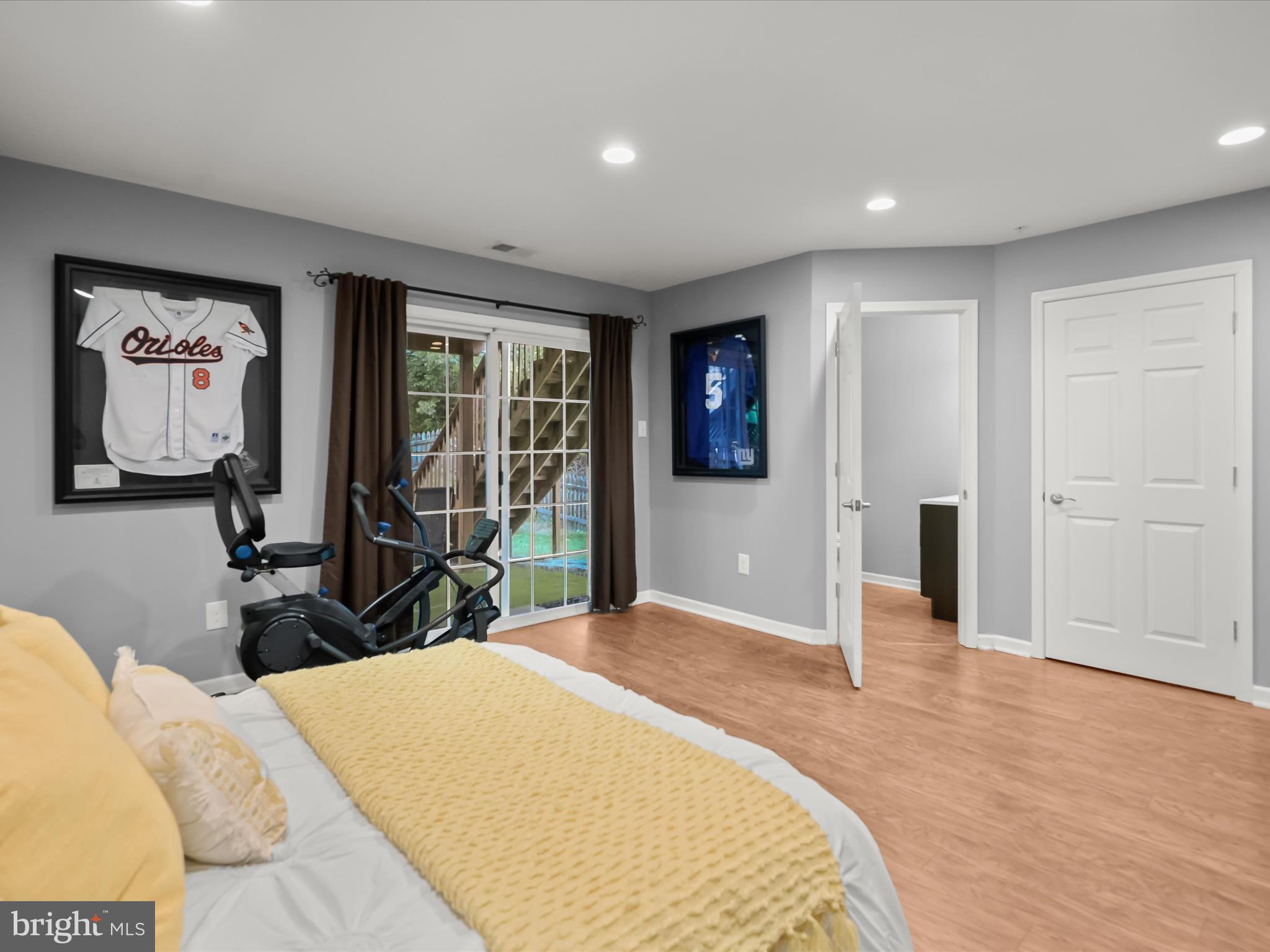 TWIN ARCH CROSSING - Residential