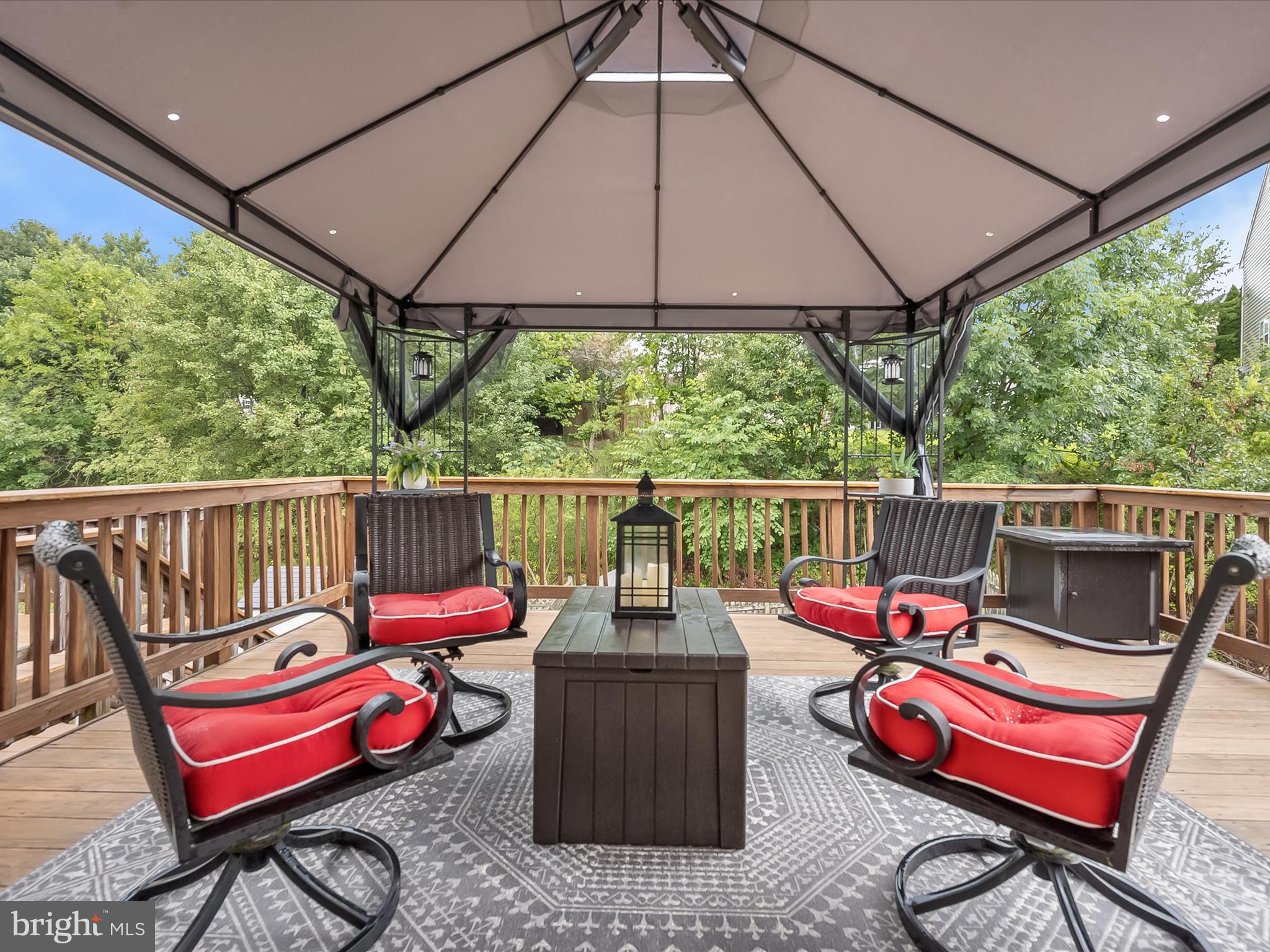 TWIN ARCH CROSSING - Residential