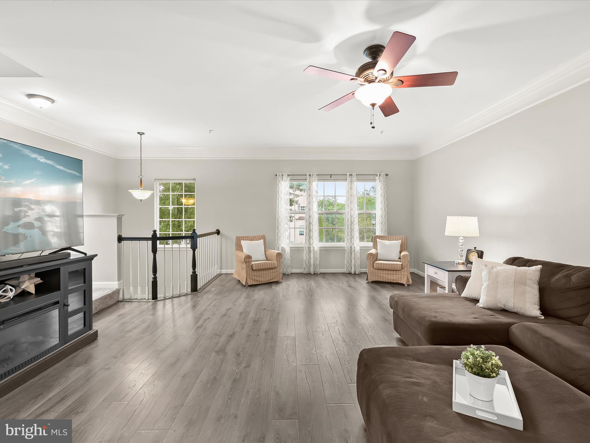 TWIN ARCH CROSSING - Residential