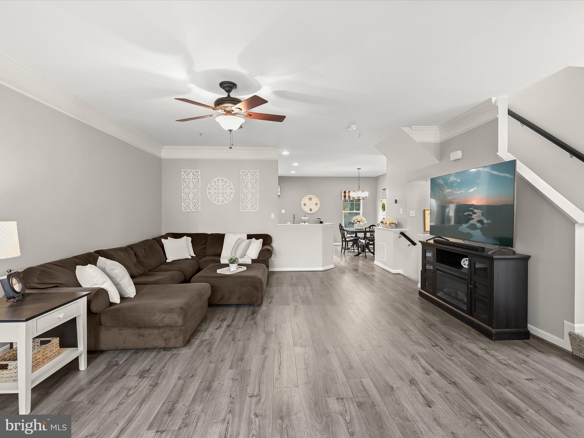 TWIN ARCH CROSSING - Residential