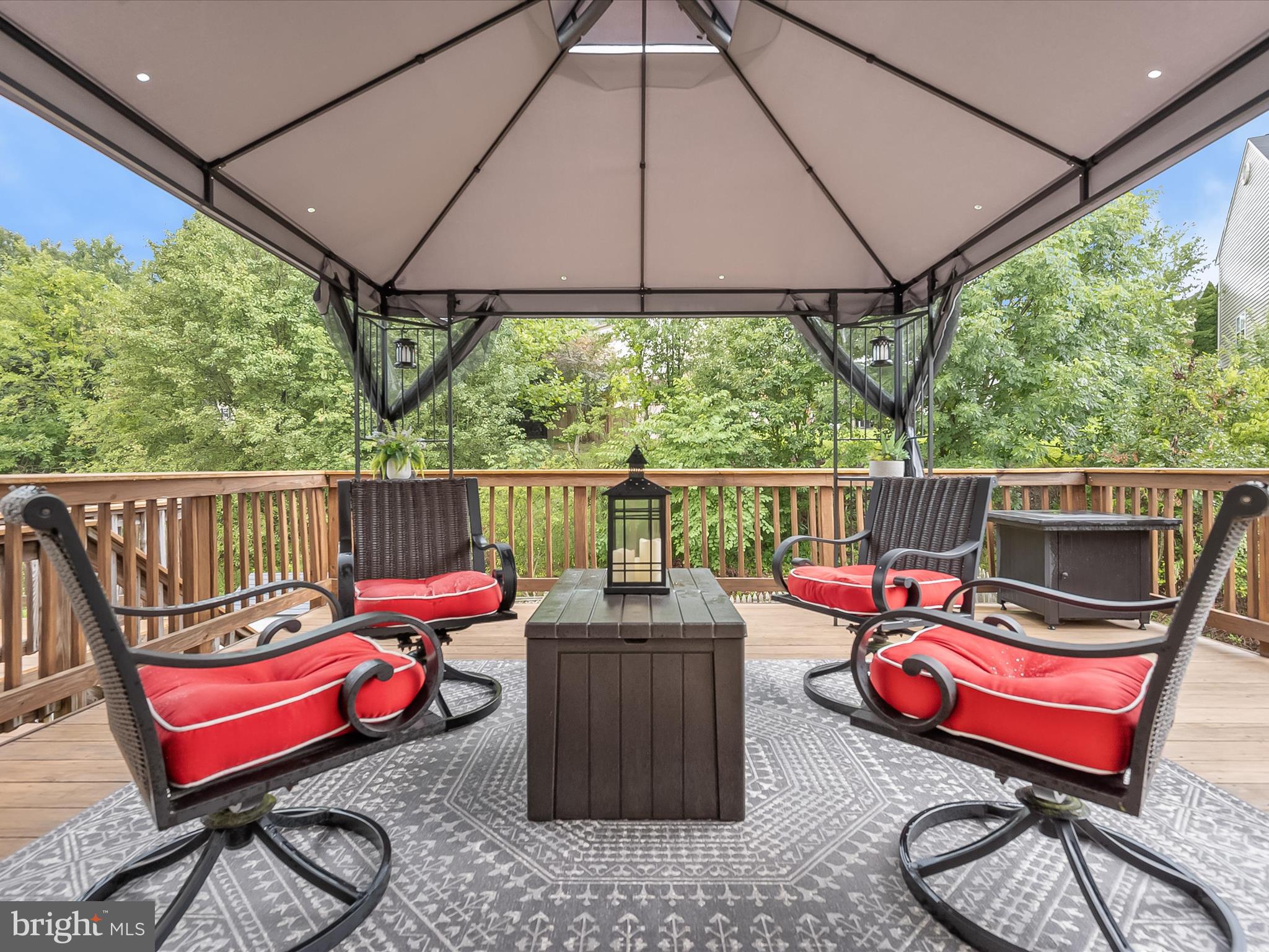 TWIN ARCH CROSSING - Residential