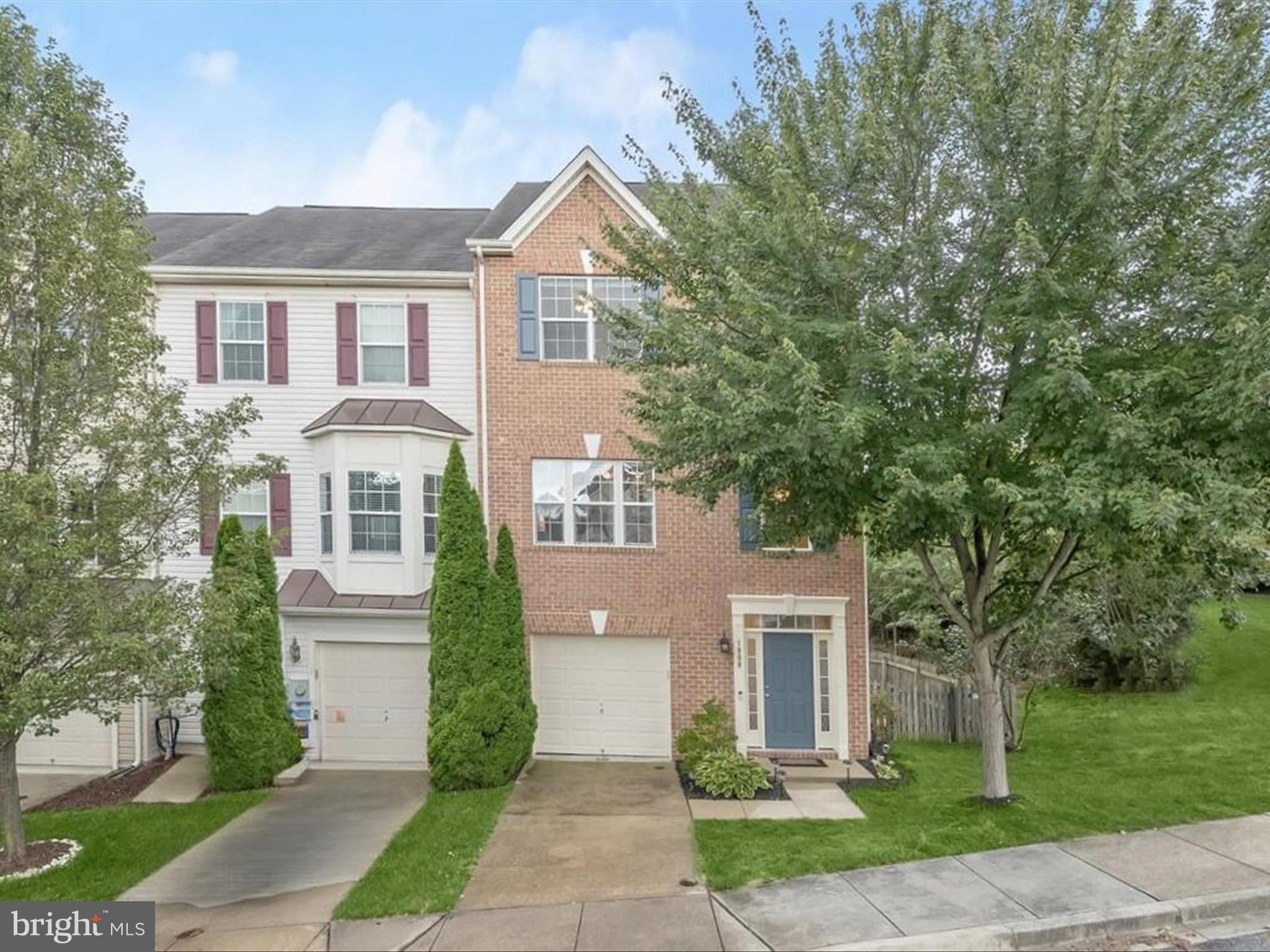 TWIN ARCH CROSSING - Residential