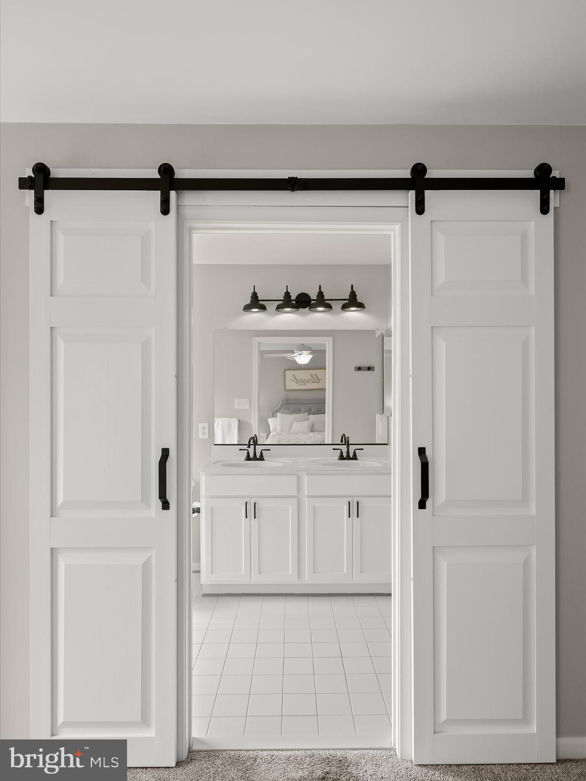 TWIN ARCH CROSSING - Residential