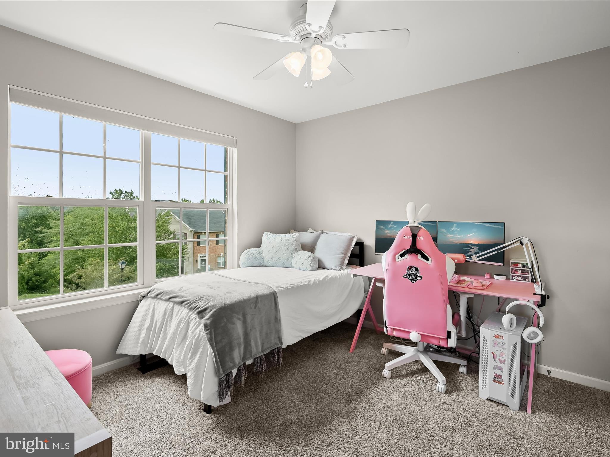 TWIN ARCH CROSSING - Residential