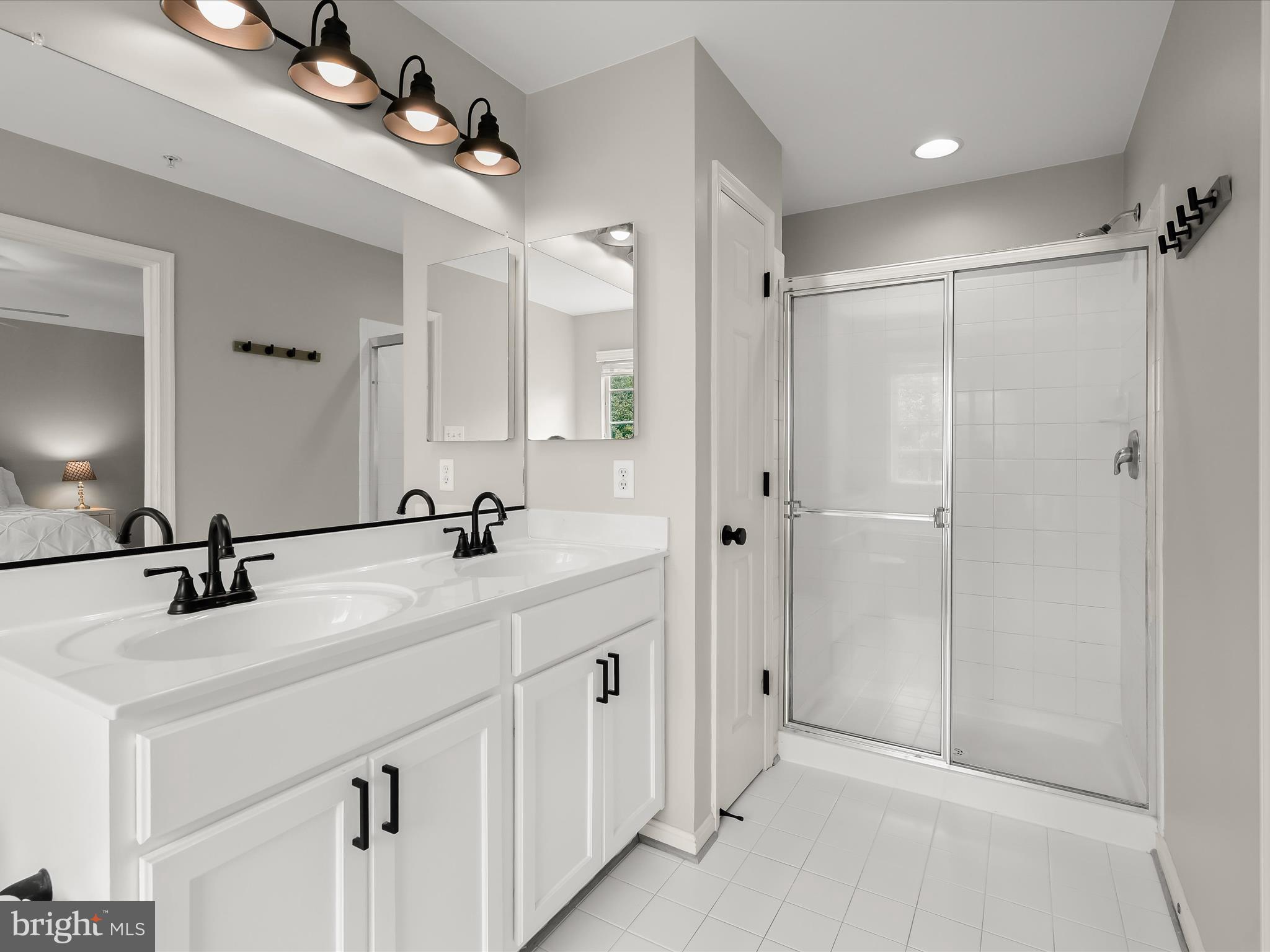 TWIN ARCH CROSSING - Residential