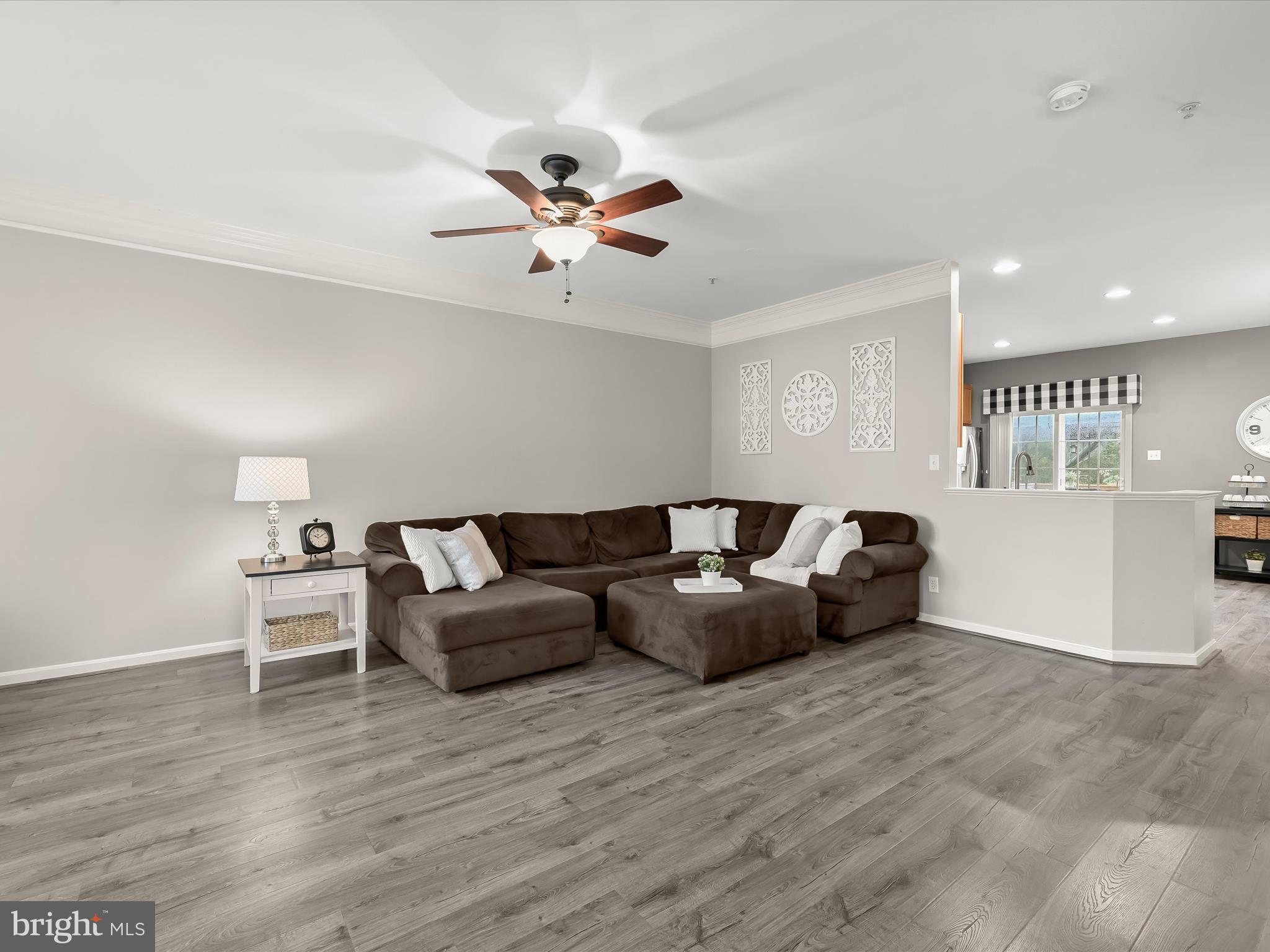 TWIN ARCH CROSSING - Residential