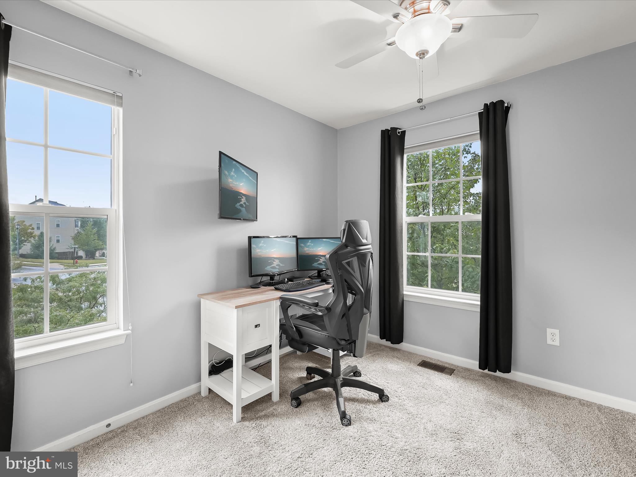 TWIN ARCH CROSSING - Residential