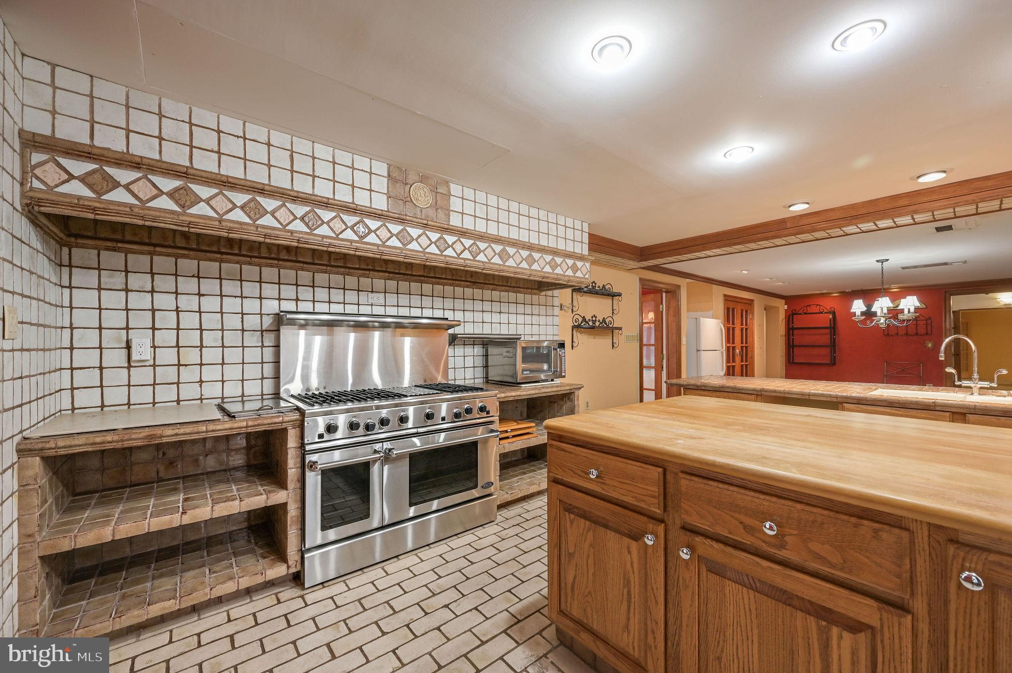 FOX MDWS - Residential