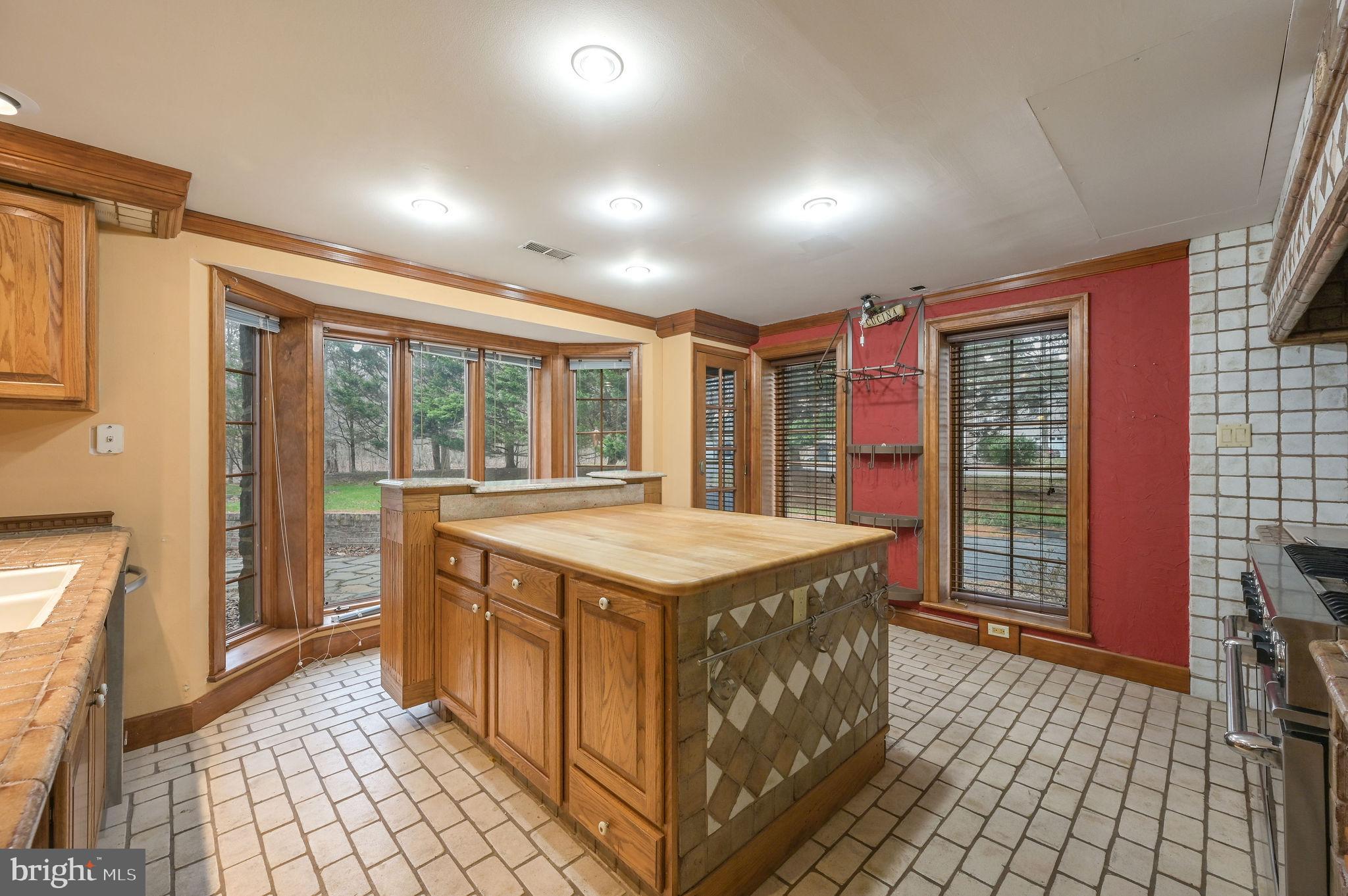 FOX MDWS - Residential