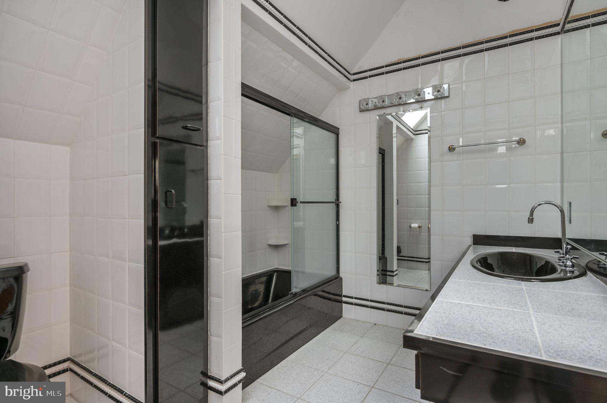 FOX MDWS - Residential