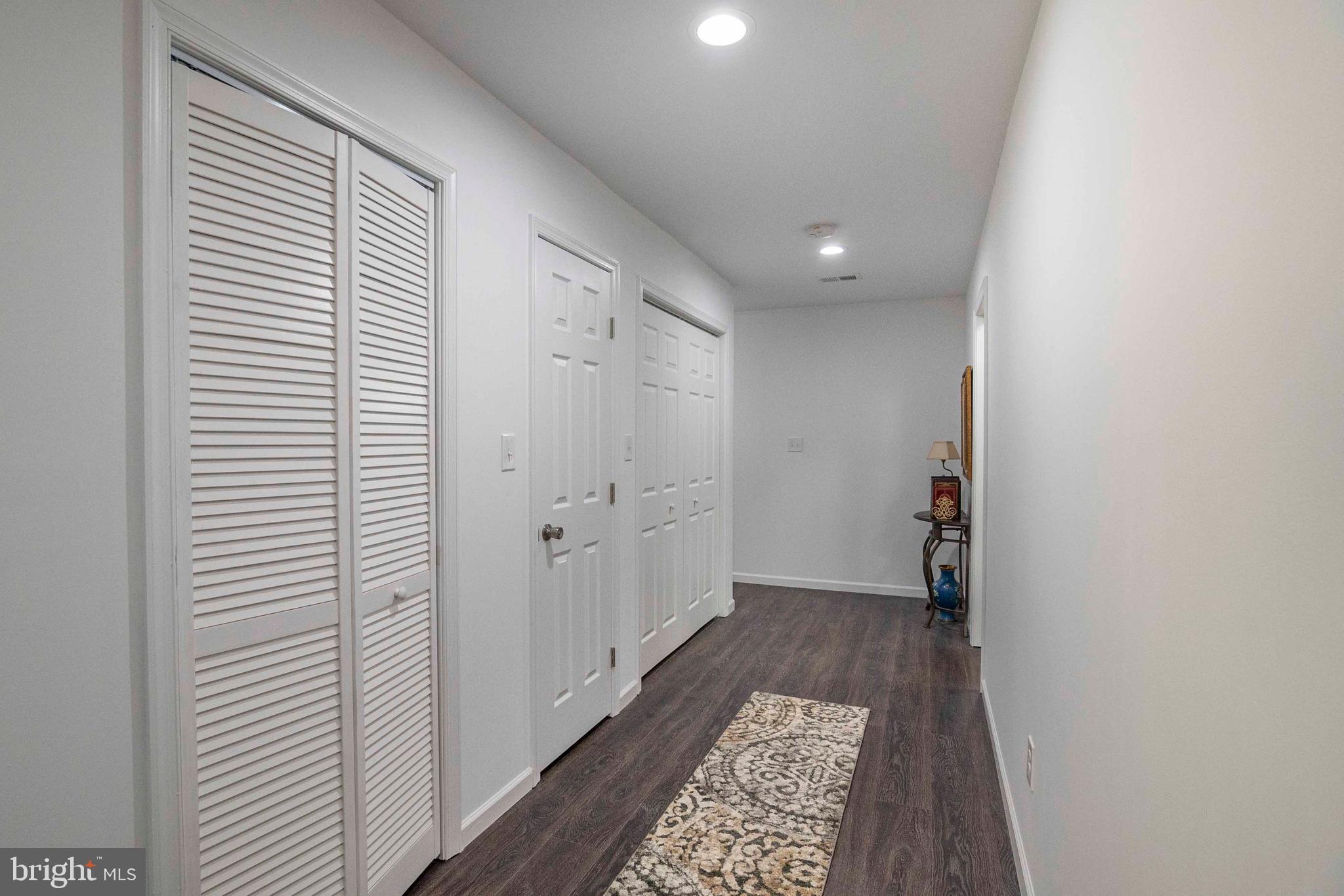 PARKSIDE VILLAGE - Residential