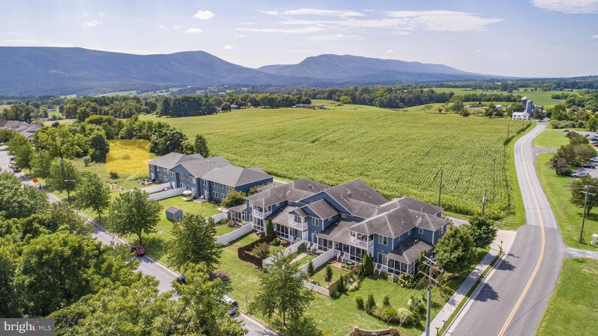 252 PARKSIDE COURT