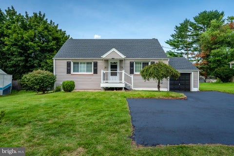 Photo of 955 Bridge Road, COLLEGEVILLE, PA 19426 (MLS # PAMC2190958)