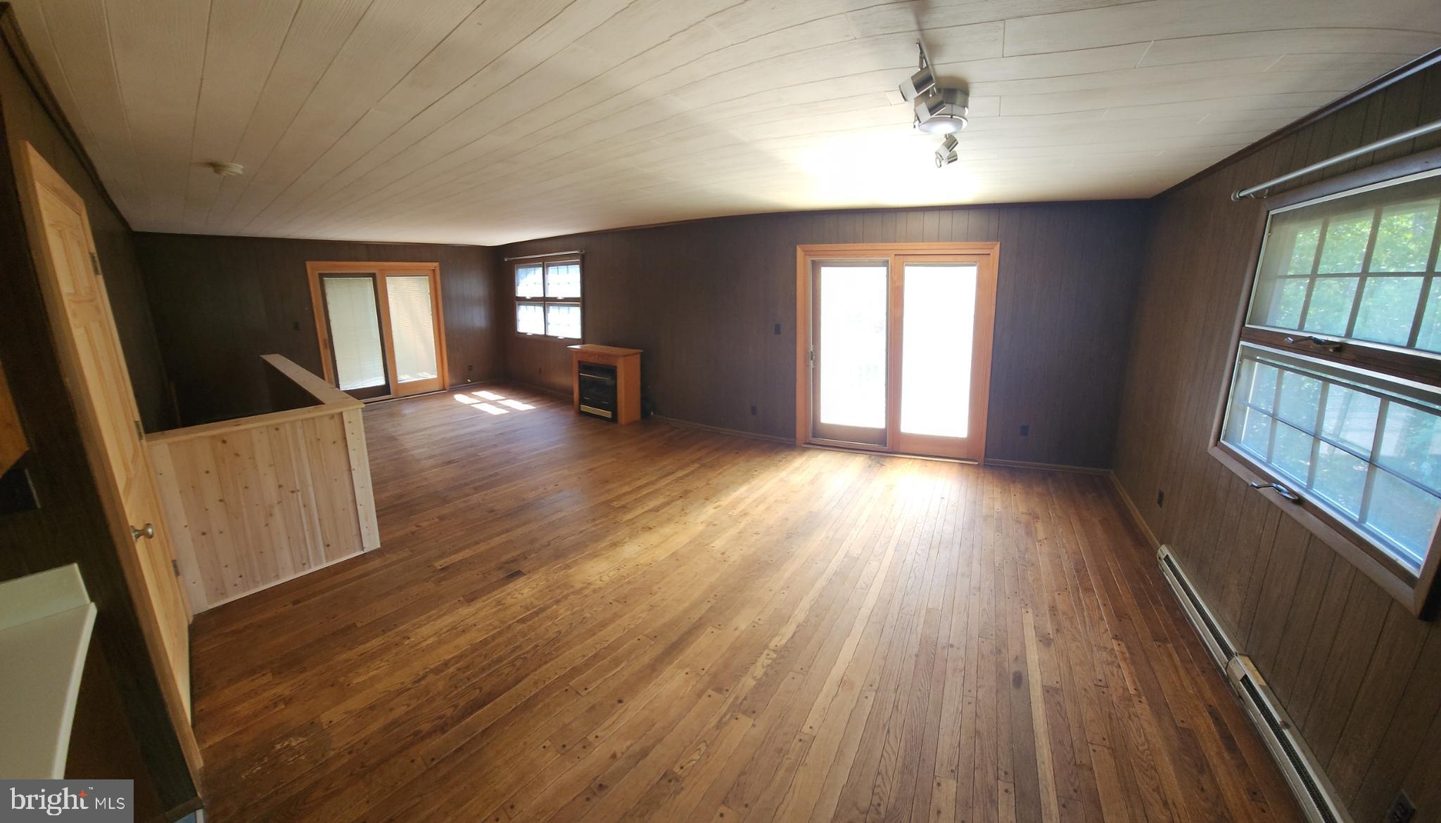 KEYES FERRY ACRES - Residential