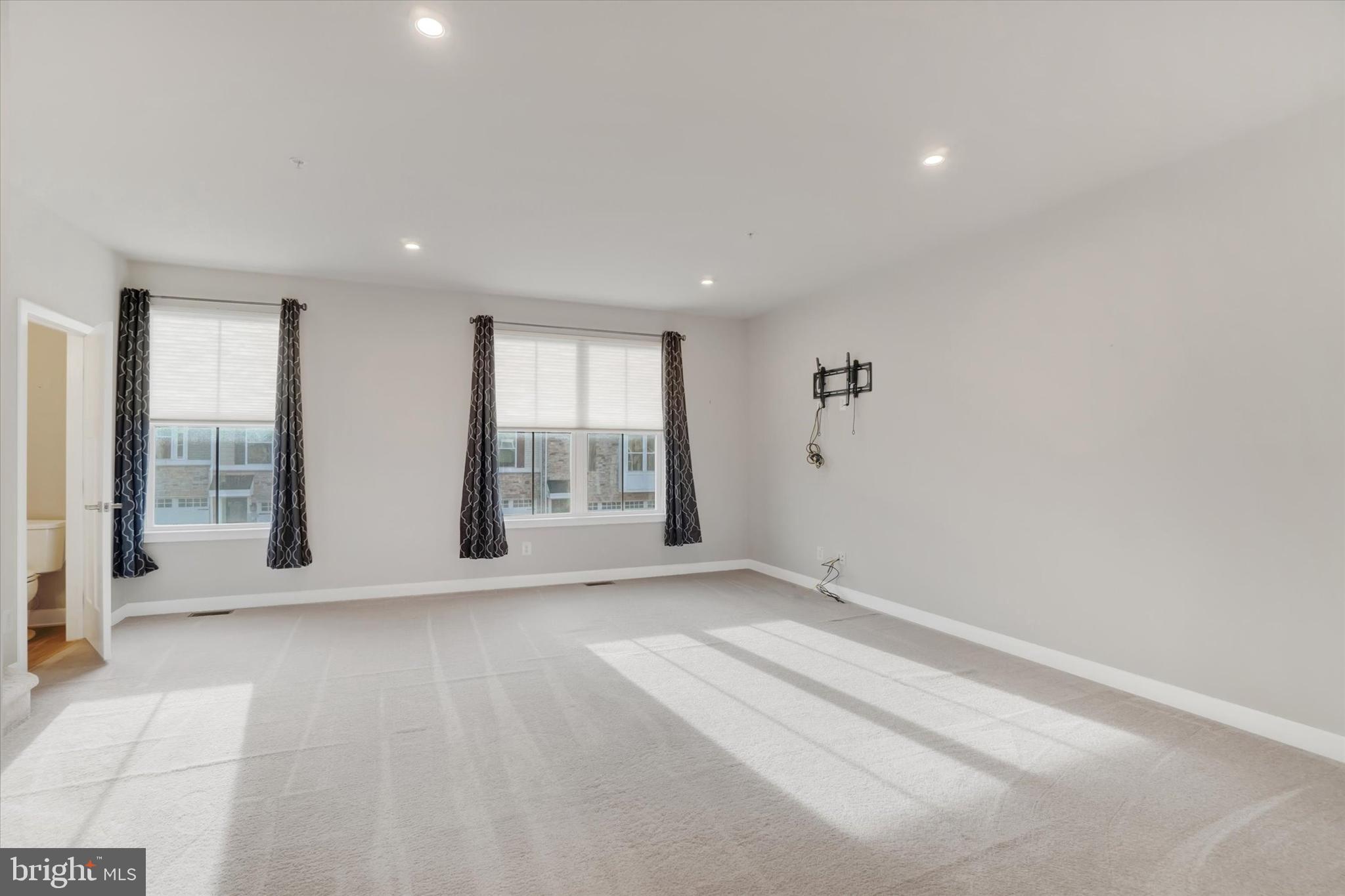 REGENTS GLEN TOWNHOME - Residential